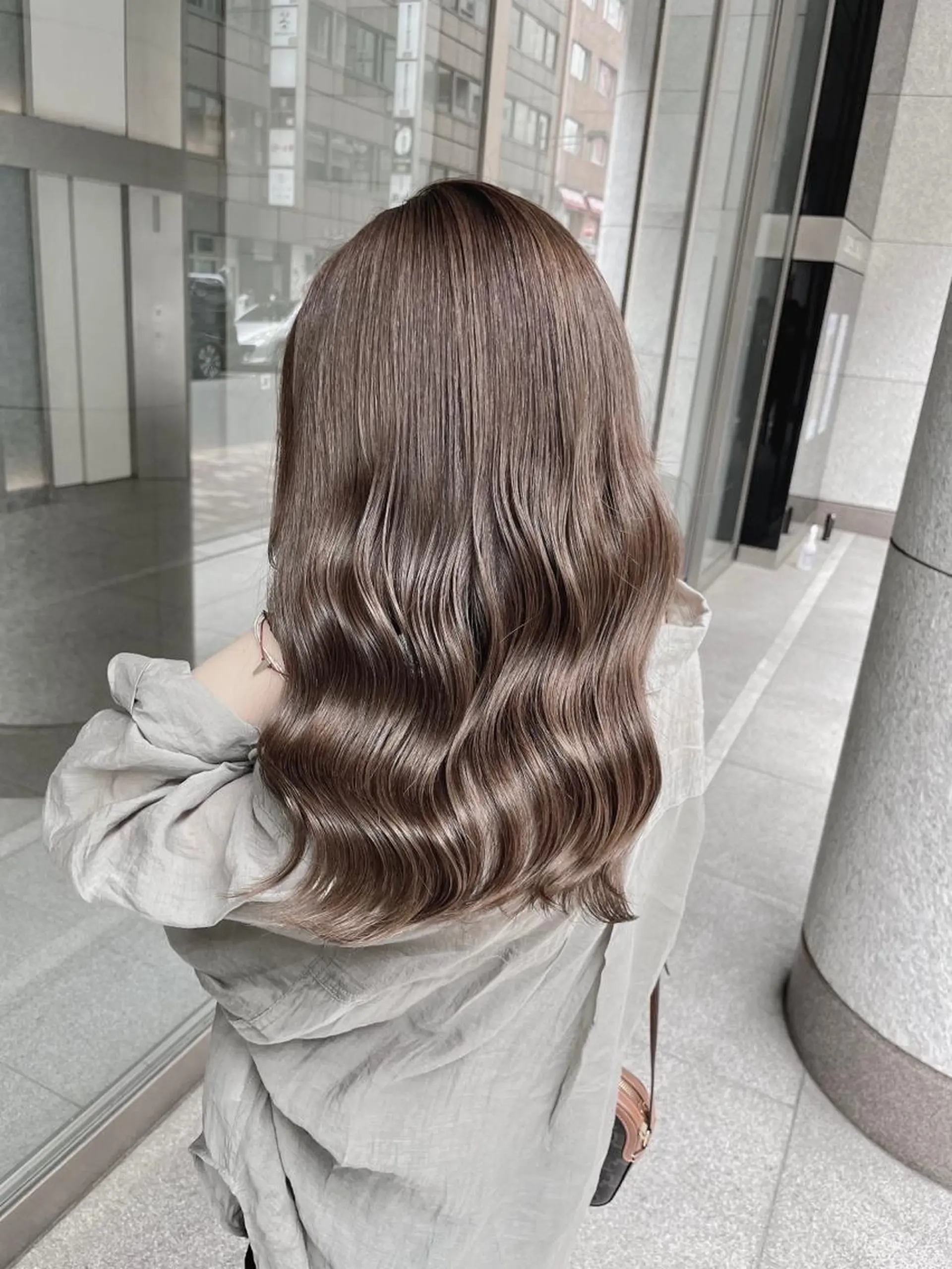 セミロング カラー カット ヘアカラー トリートメント 美髪美容師 くぼた店長🫧のヘアスタイル
