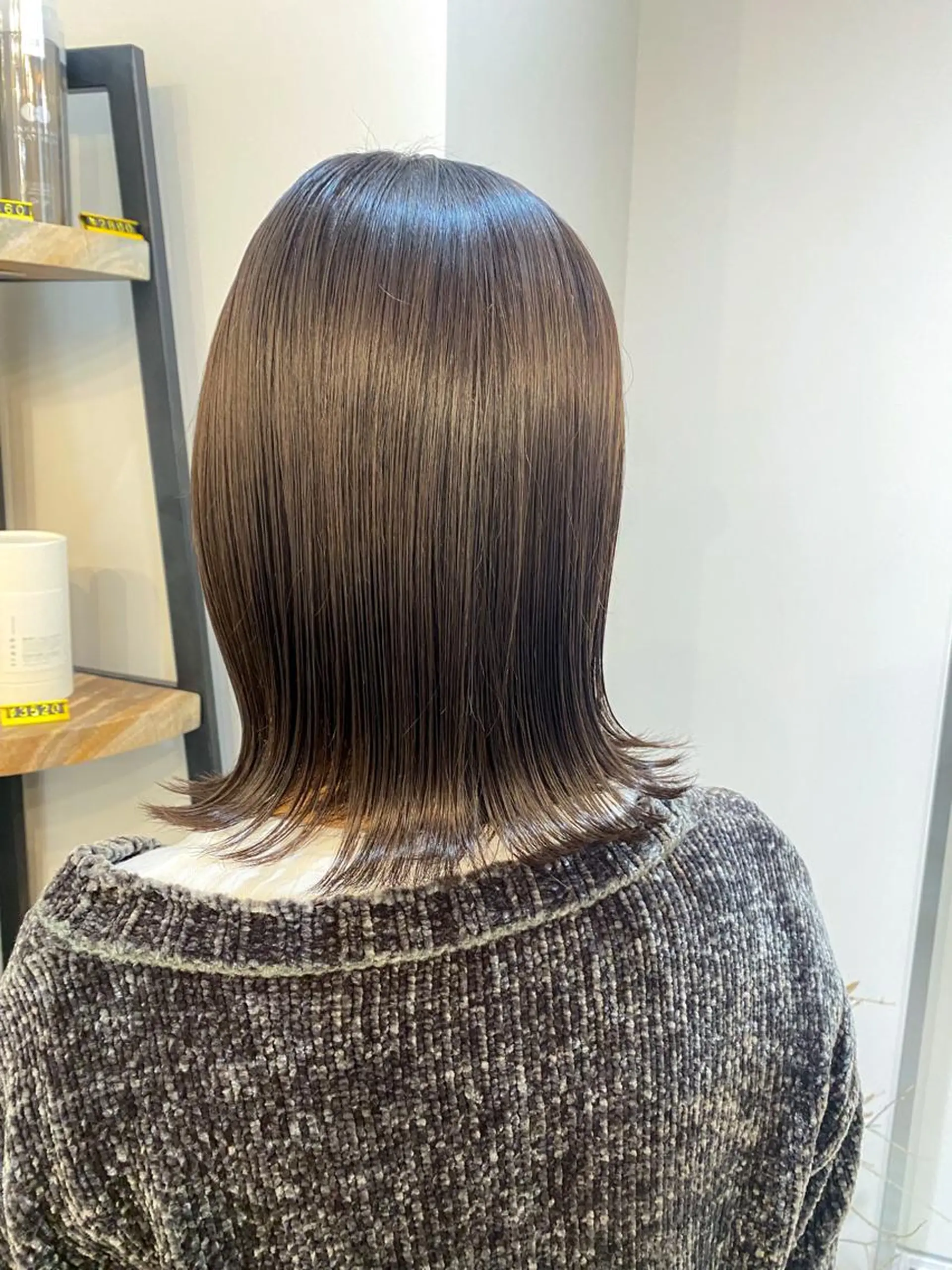 ミディアム カラー グレージュ louwe 武藤幸世のヘアスタイル