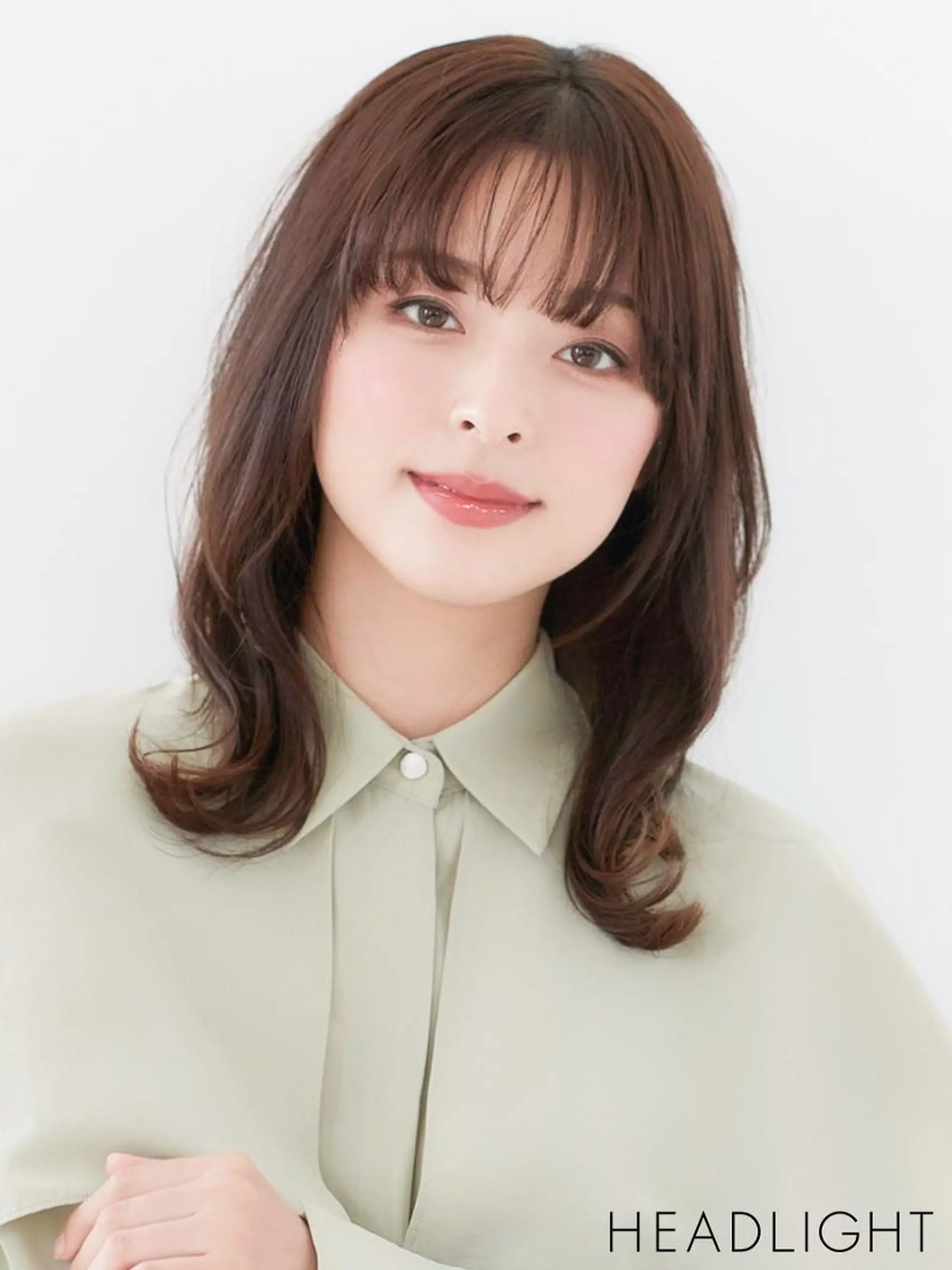 セミロング いしい みなみのヘアスタイル