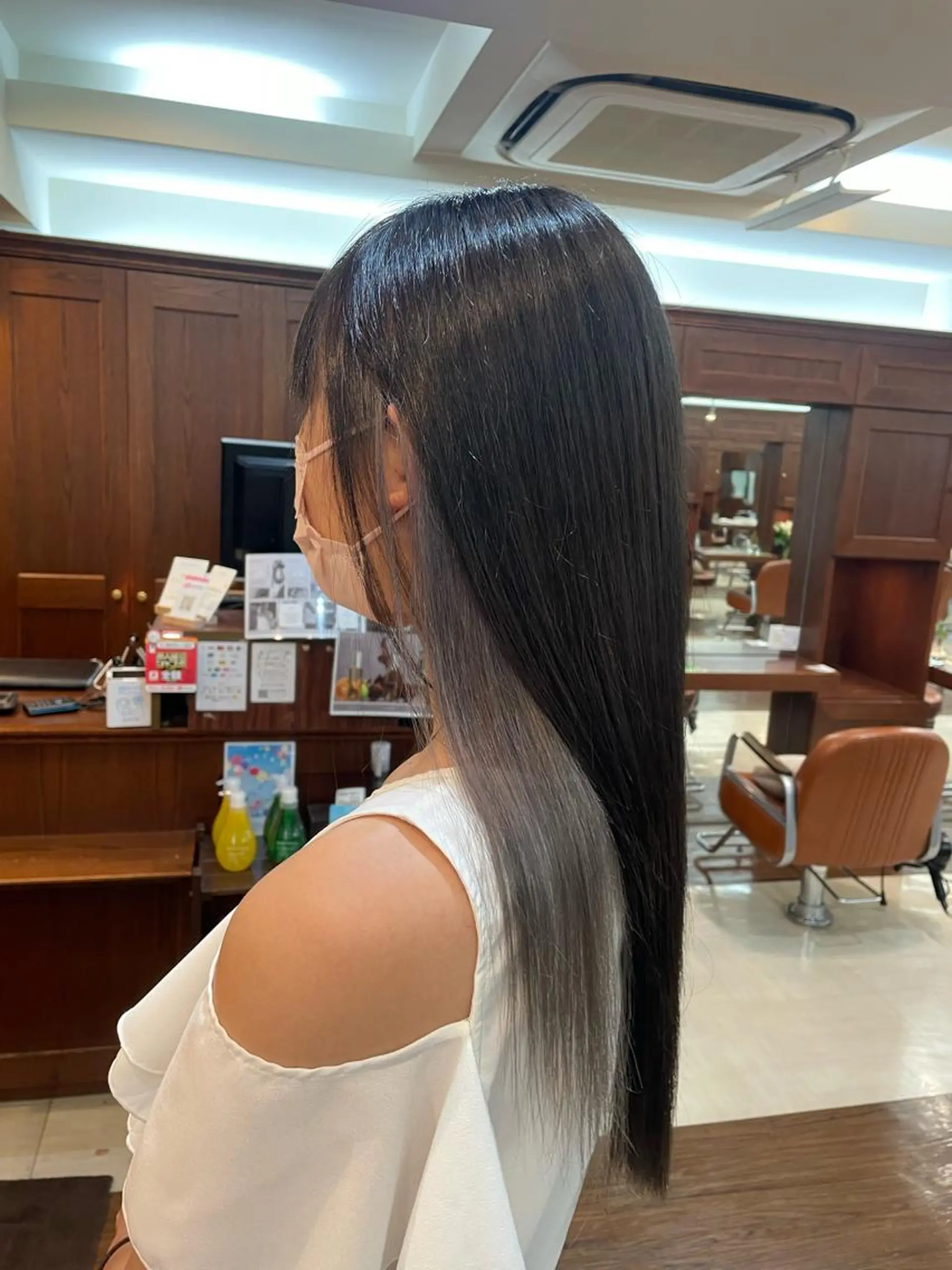 ロング ヘアカラー League サトウナツのヘアスタイル