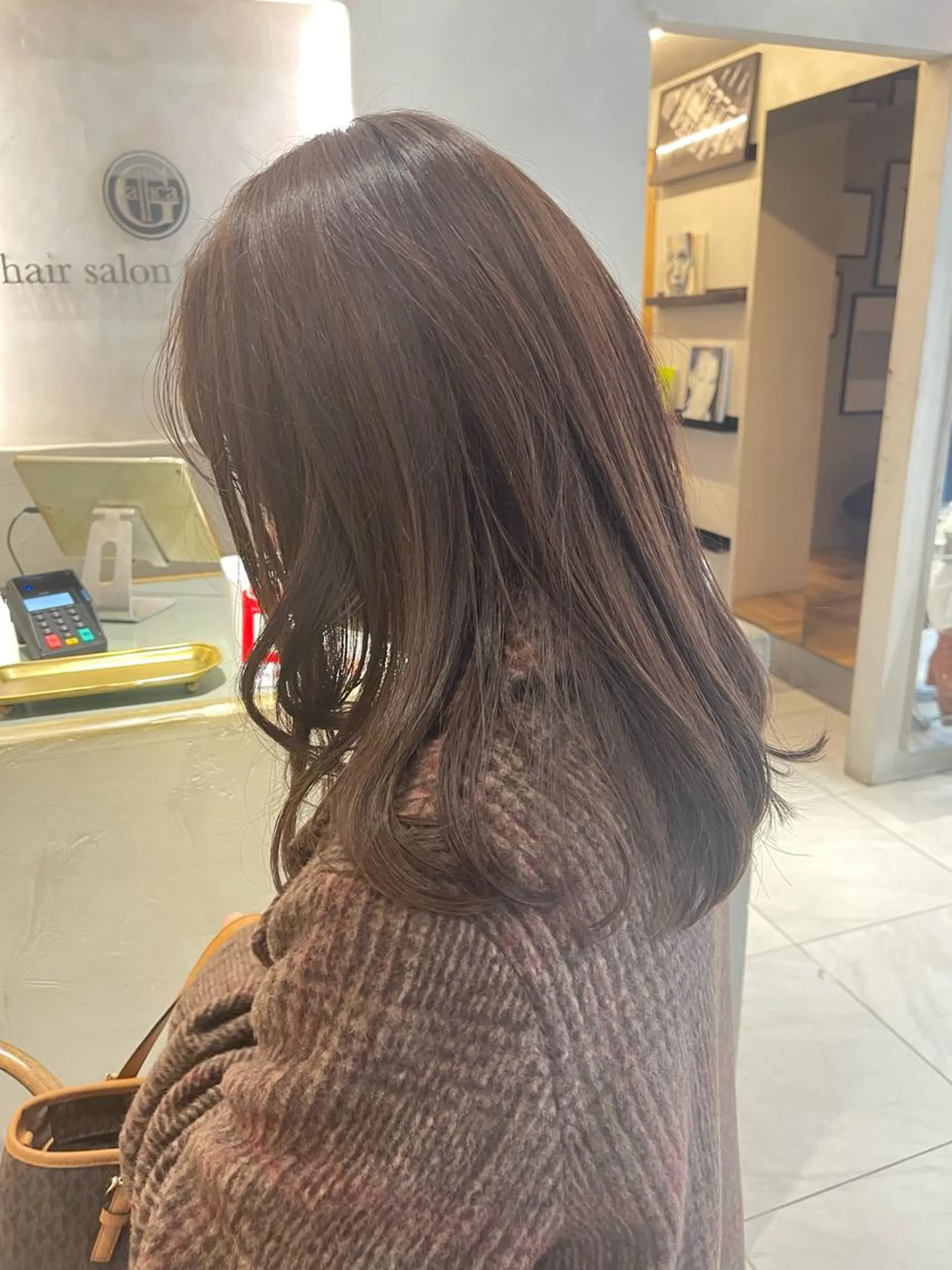 セミロング カラー ベージュカラー カット ヘアカラー トリートメント ヘッドスパ ラベンダー/レイヤー カット🤎mamiのヘアスタイル