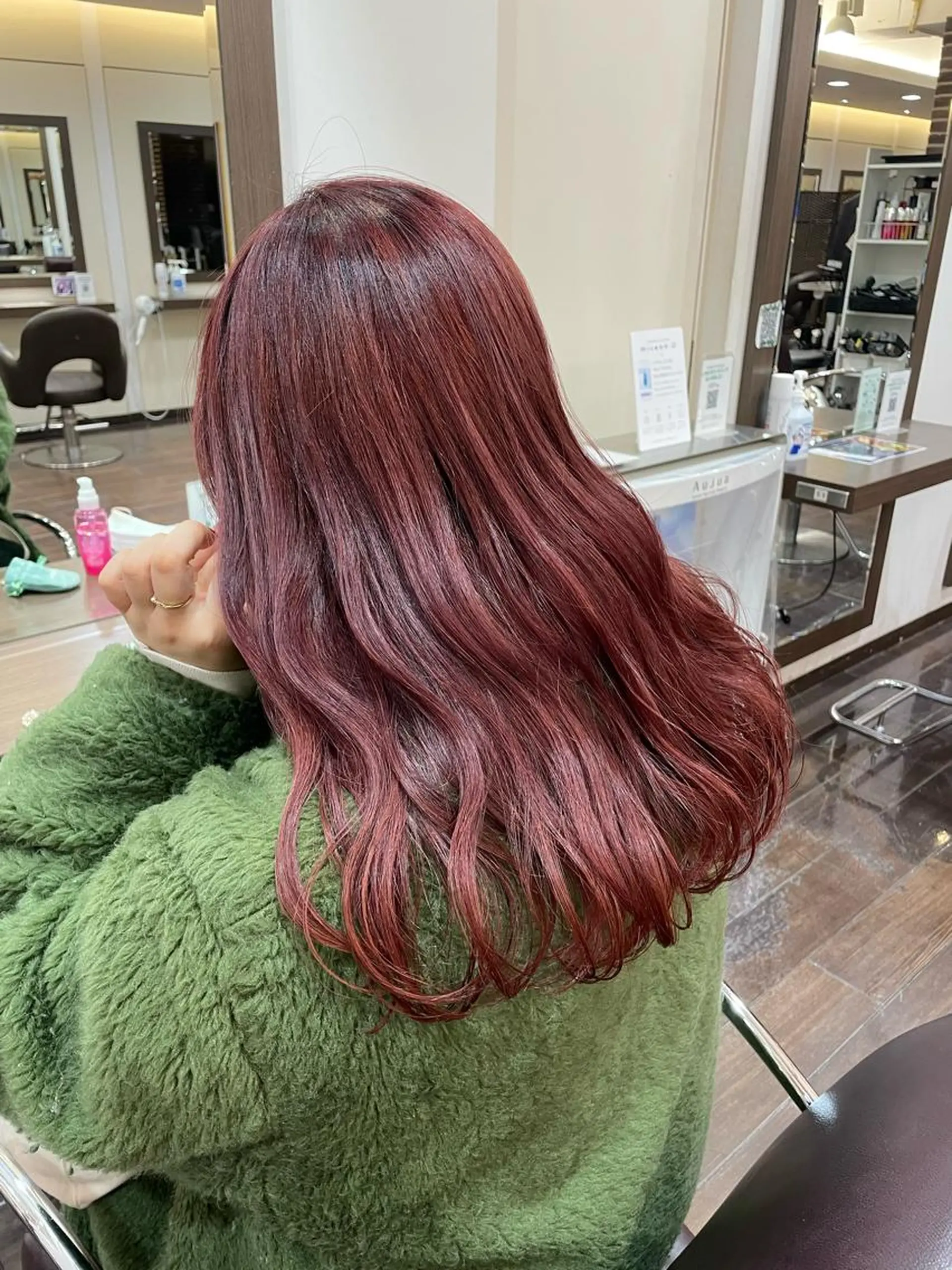 セミロング カラー ピンクカラー レッドカラー ヘアカラー メンズ/艶髪/カラー サクラ🌸のヘアスタイル