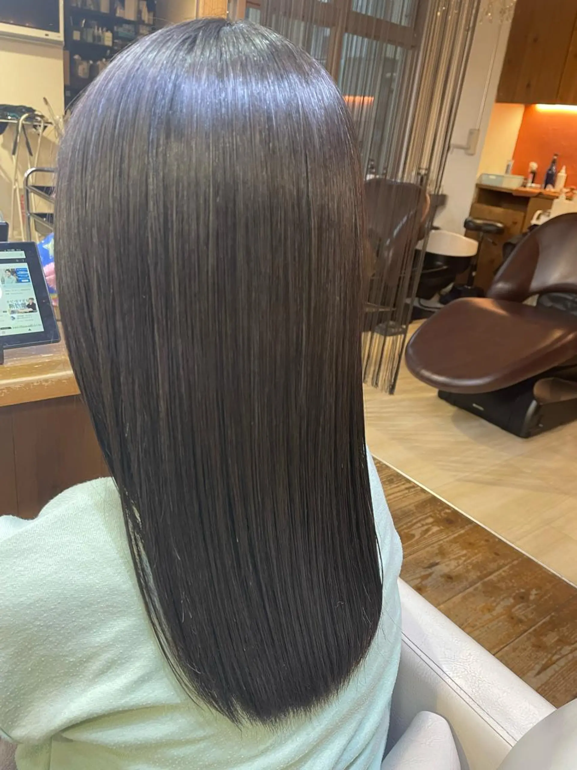 ミディアム 髪質改善 縮毛矯正 brote所属・山木 裕子のヘアスタイル