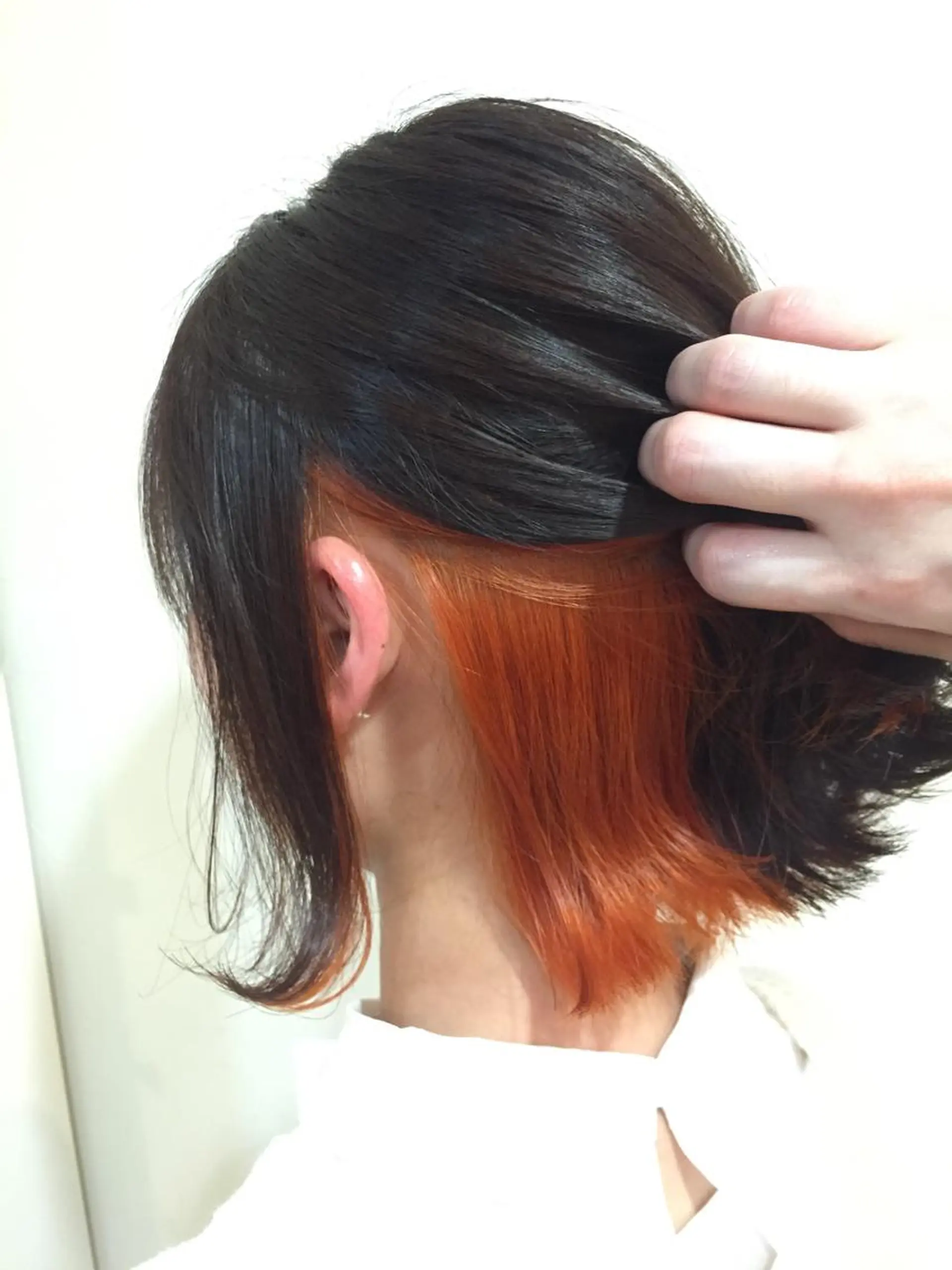 ミディアム カラー インナーカラー オレンジ ヘアカラー トリートメント 髪質改善/痛ませ ないカラー/西村航大のヘアスタイル