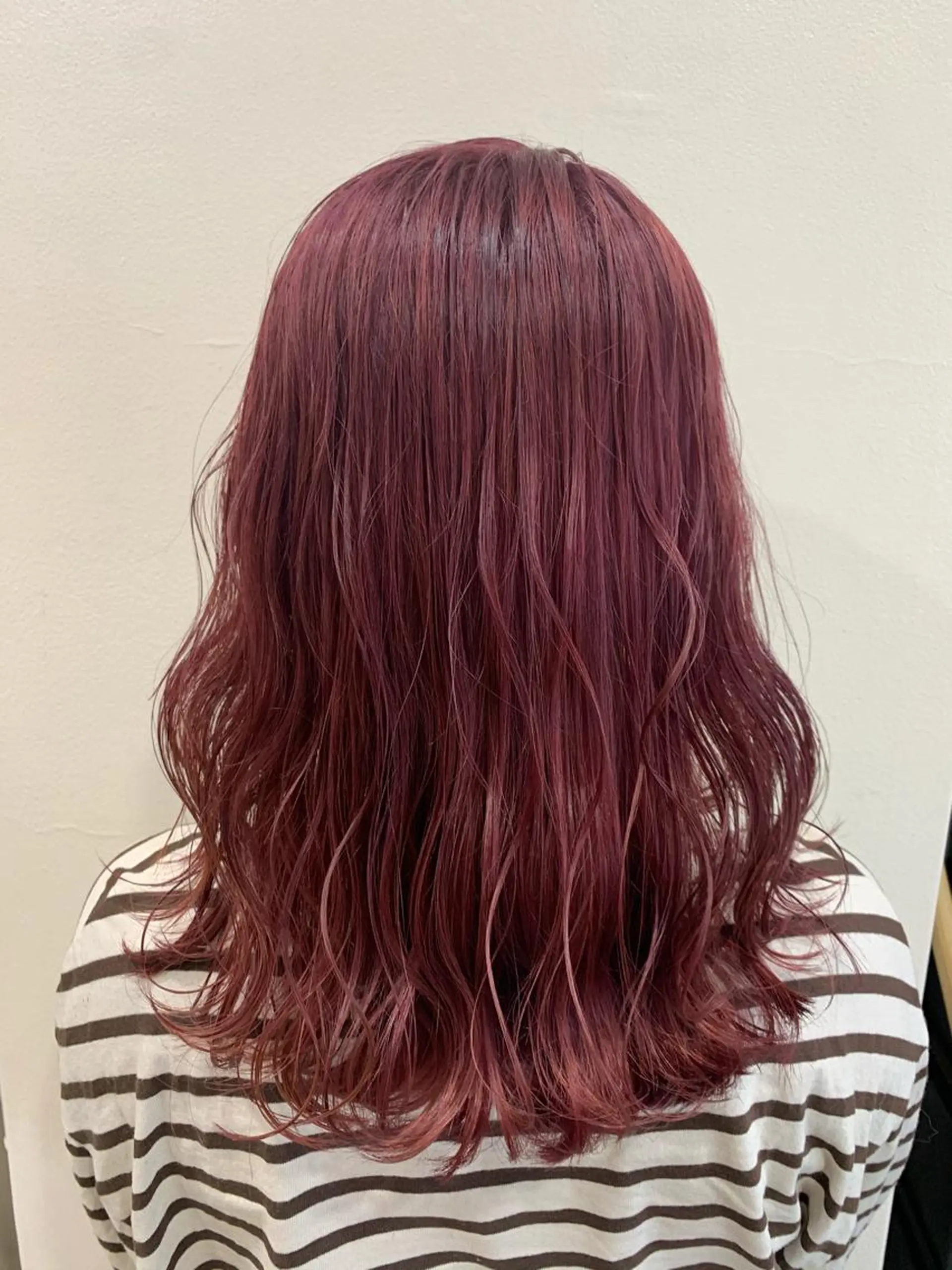 セミロング パープルカラー ヘアカラー トリートメント ヘッドスパ ヘアセット 山口 竣也のヘアスタイル