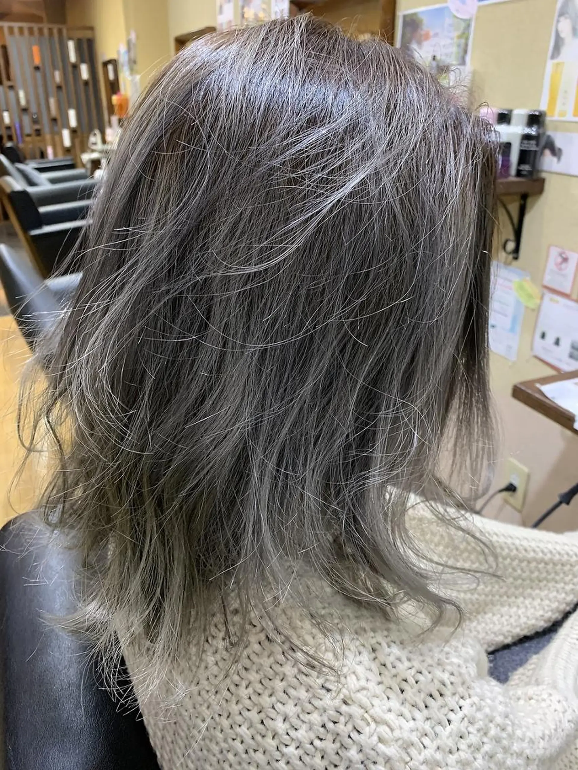 セミロング カラー ダブルカラー トリートメント パピヨンロゼ ケイのヘアスタイル