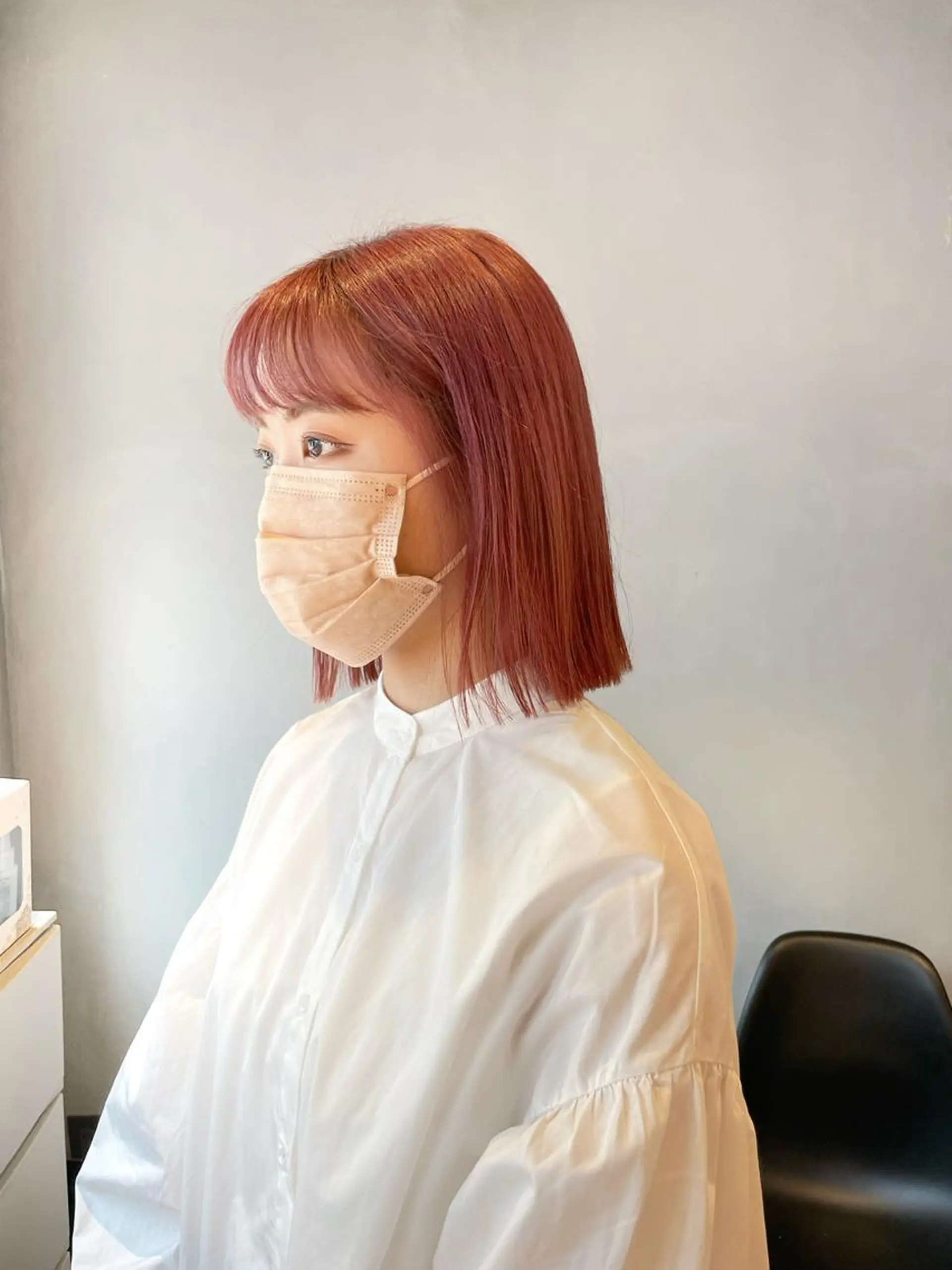 ショート カラー ヘアカラー ぱつっとボブ 古家 佑真のヘアスタイル