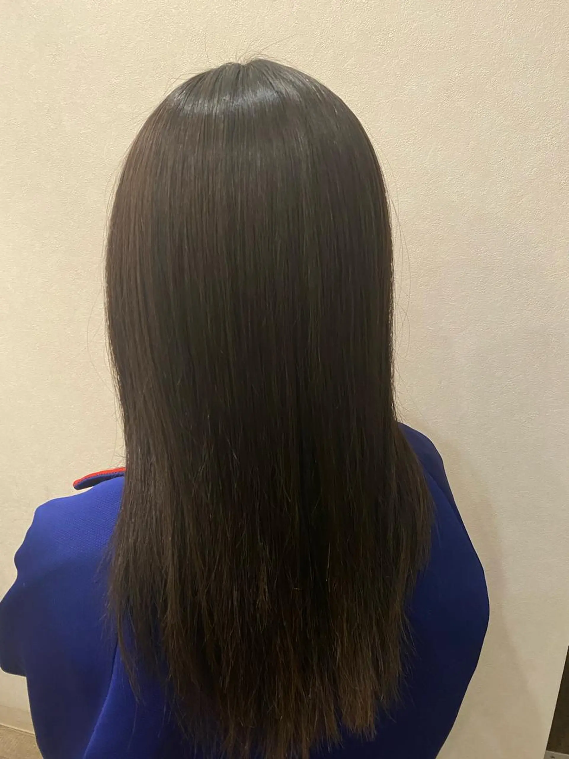 セミロング 学生 岡田 真弥のヘアスタイル