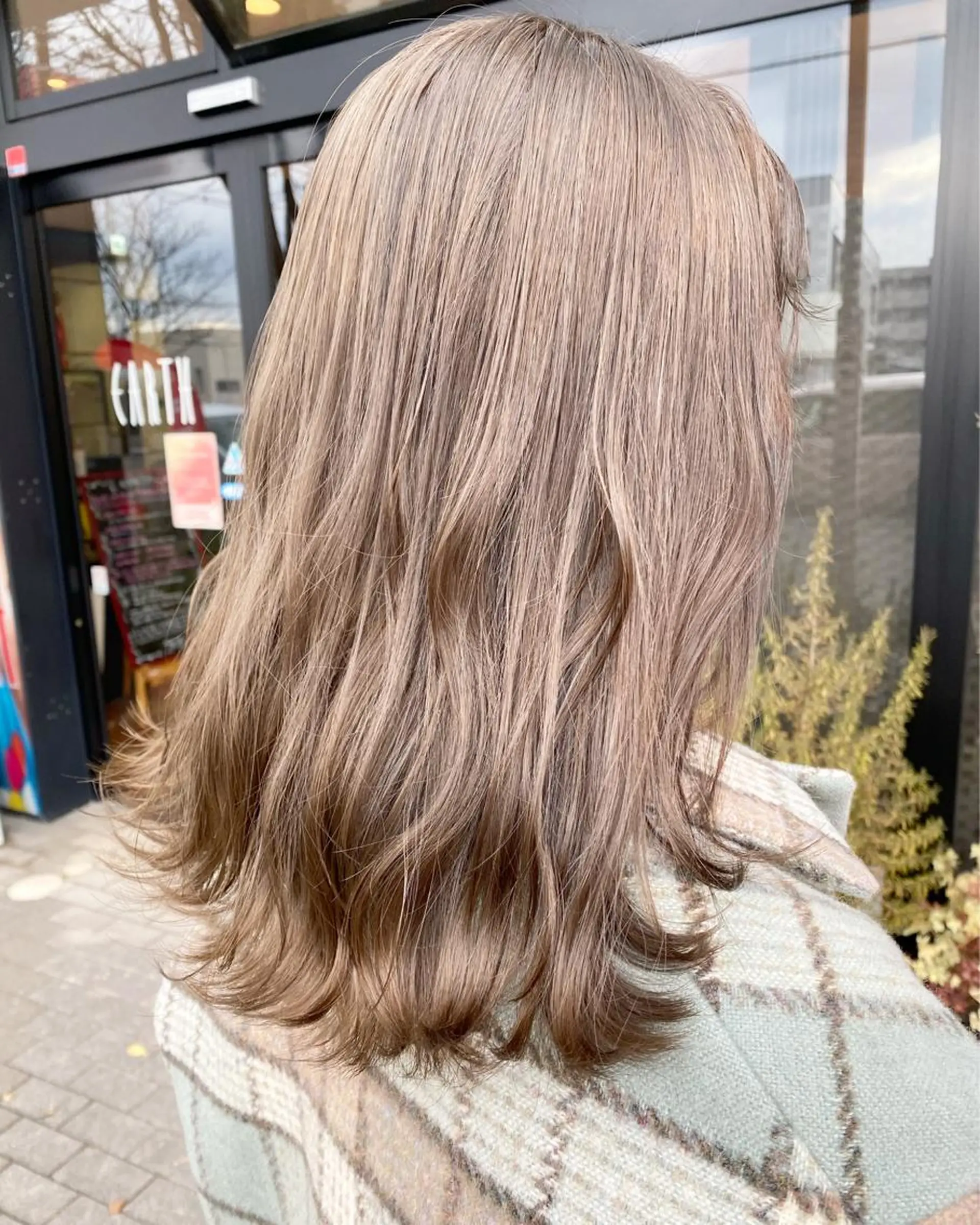 ミディアム カラー 【育休中】EARTH 荒井店HARUNAのヘアスタイル