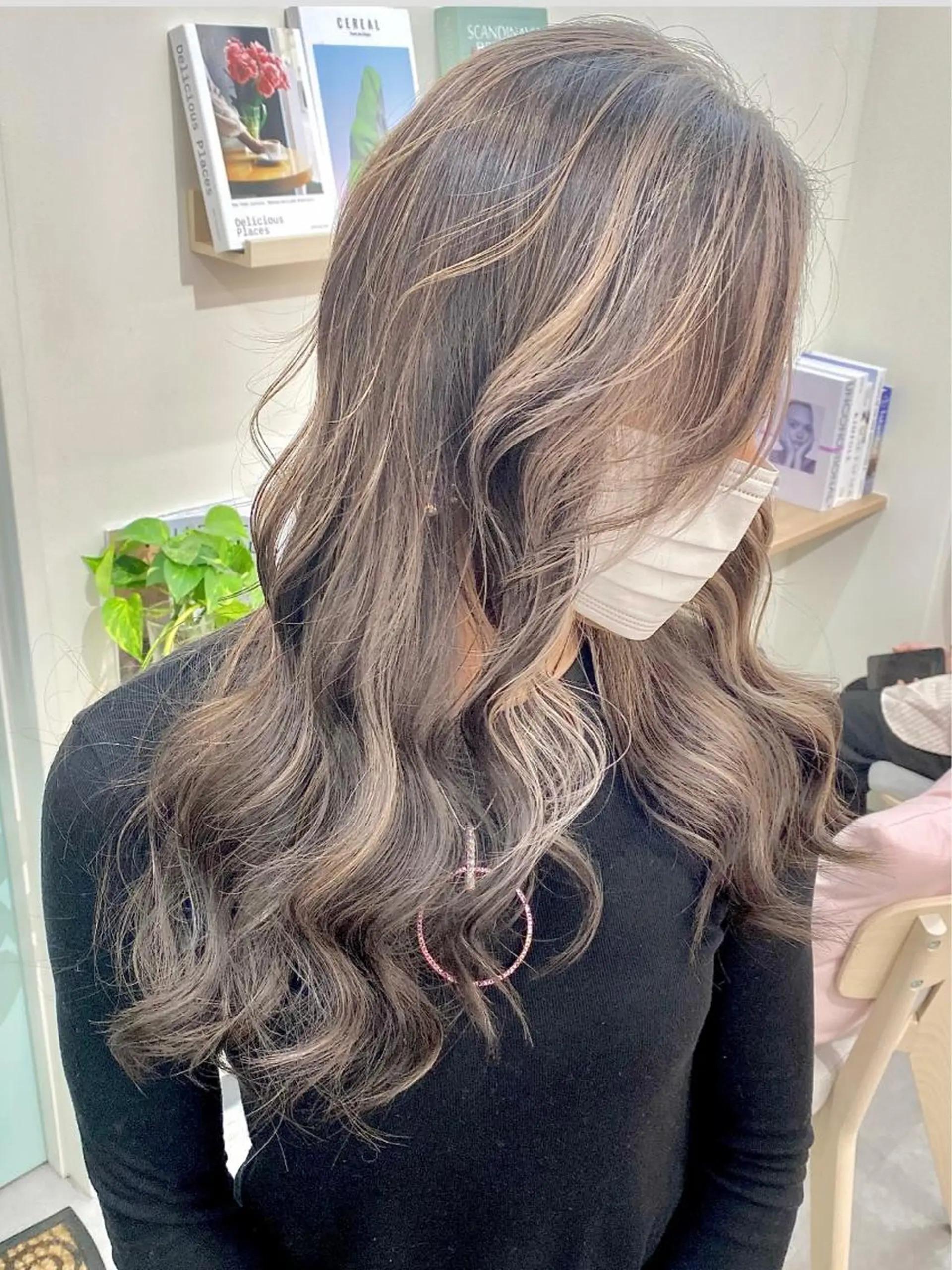 ロング カラー ハイライトカラー ハイライト ヘアカラー トリートメント ヘアセット 💘カラー特化美容師 尾崎拓己のヘアスタイル