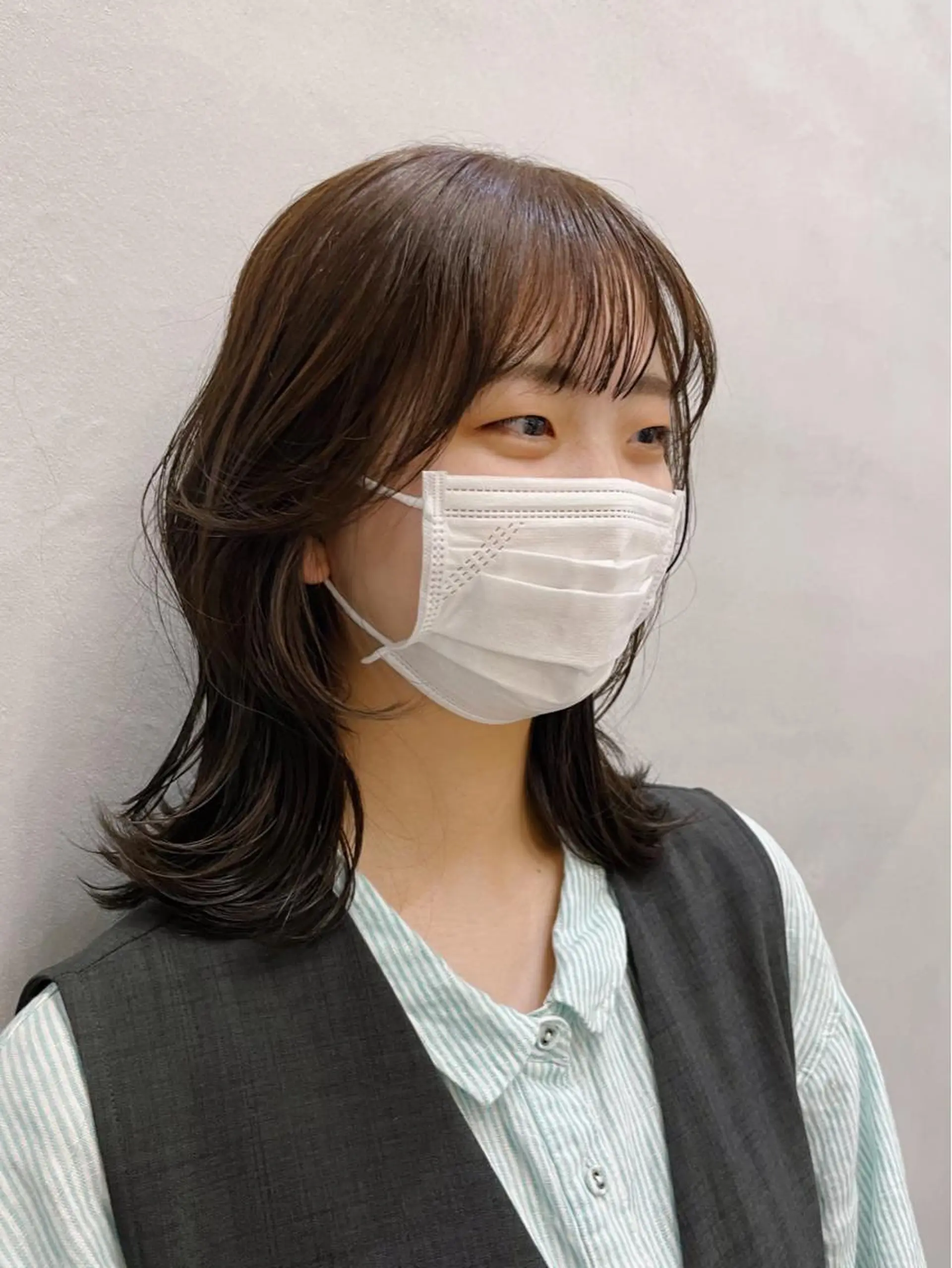 ミディアム 顔まわりレイヤー 顔周りカット 伸ばしかけ レイヤーカット MUKU所属・fuka モデル募集のヘアスタイル