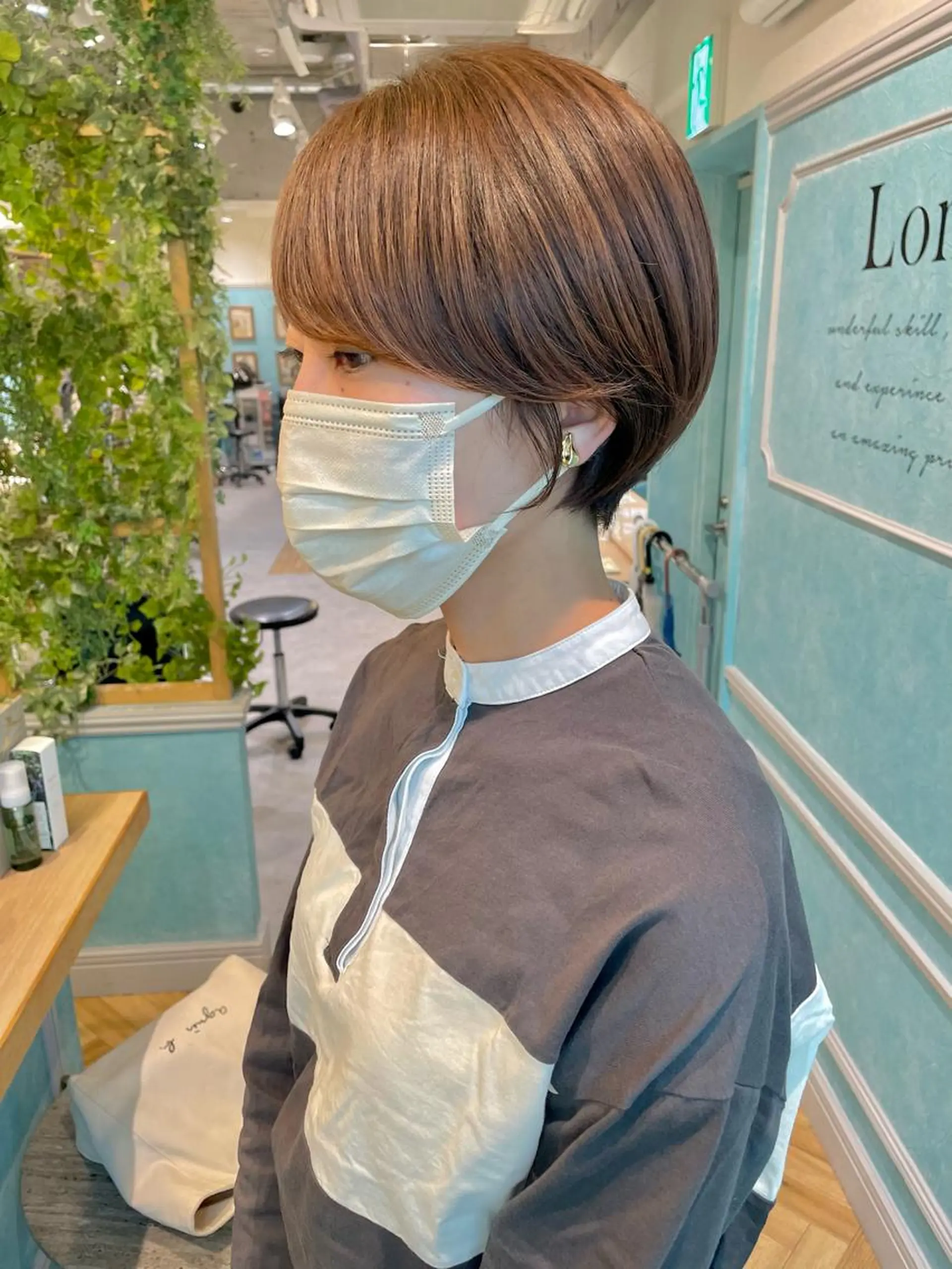 ショート カラー ショートボブ ボブ マッシュヘア ショートヘア カット ヘアカラー トリートメント 小泉 葵のヘアスタイル