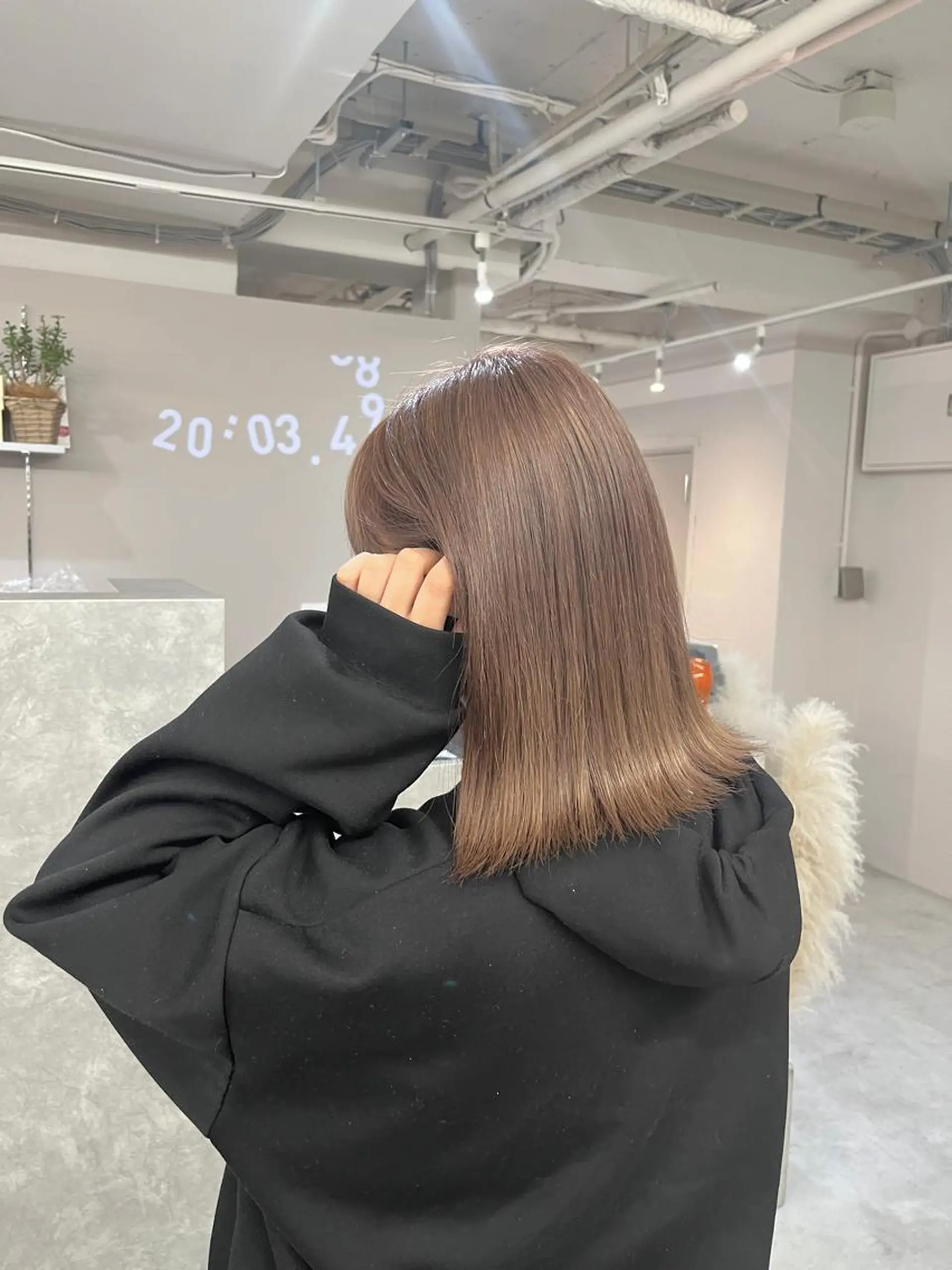 カラー ブラウンカラー REAL【レアル】所属・グレージュ/透け感 カラー/透明感カラーのヘアスタイル