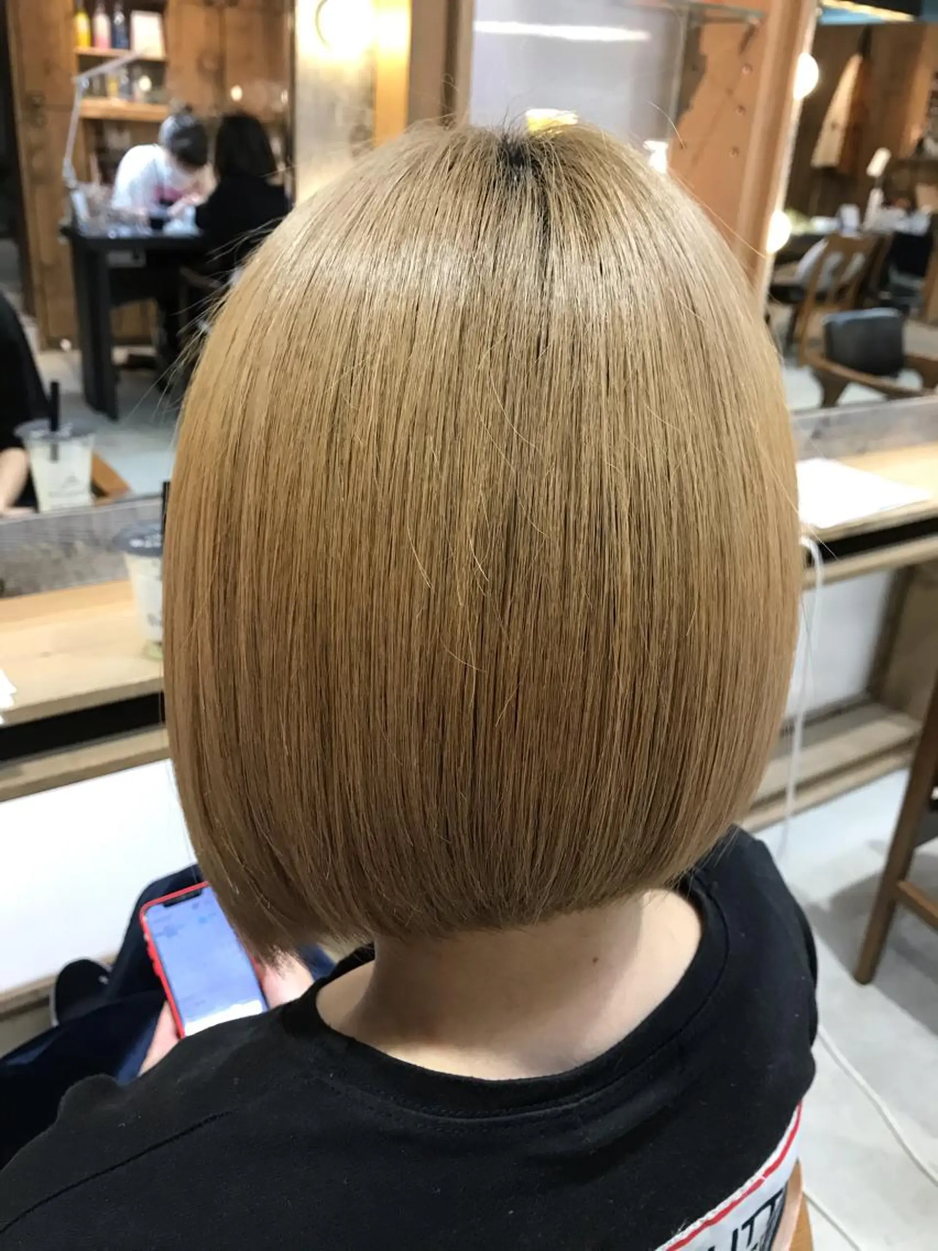 ショート カラー ブリーチ 【東北メンズヘア1 位受賞🥇】本間祐太のヘアスタイル