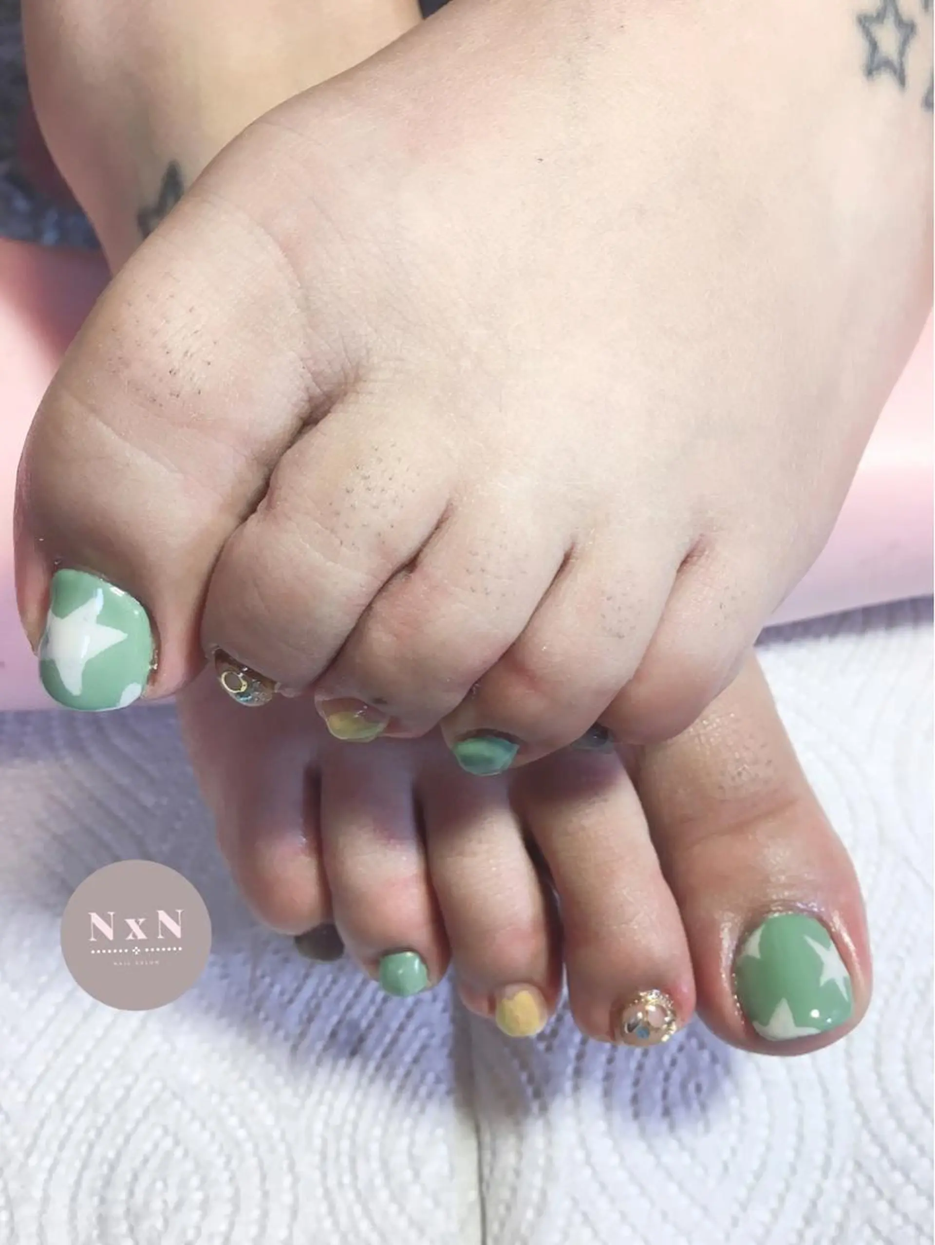 ネイル ジェルネイル ぷっくりネイル フットネイル nail salon N×Nのネイルデザイン