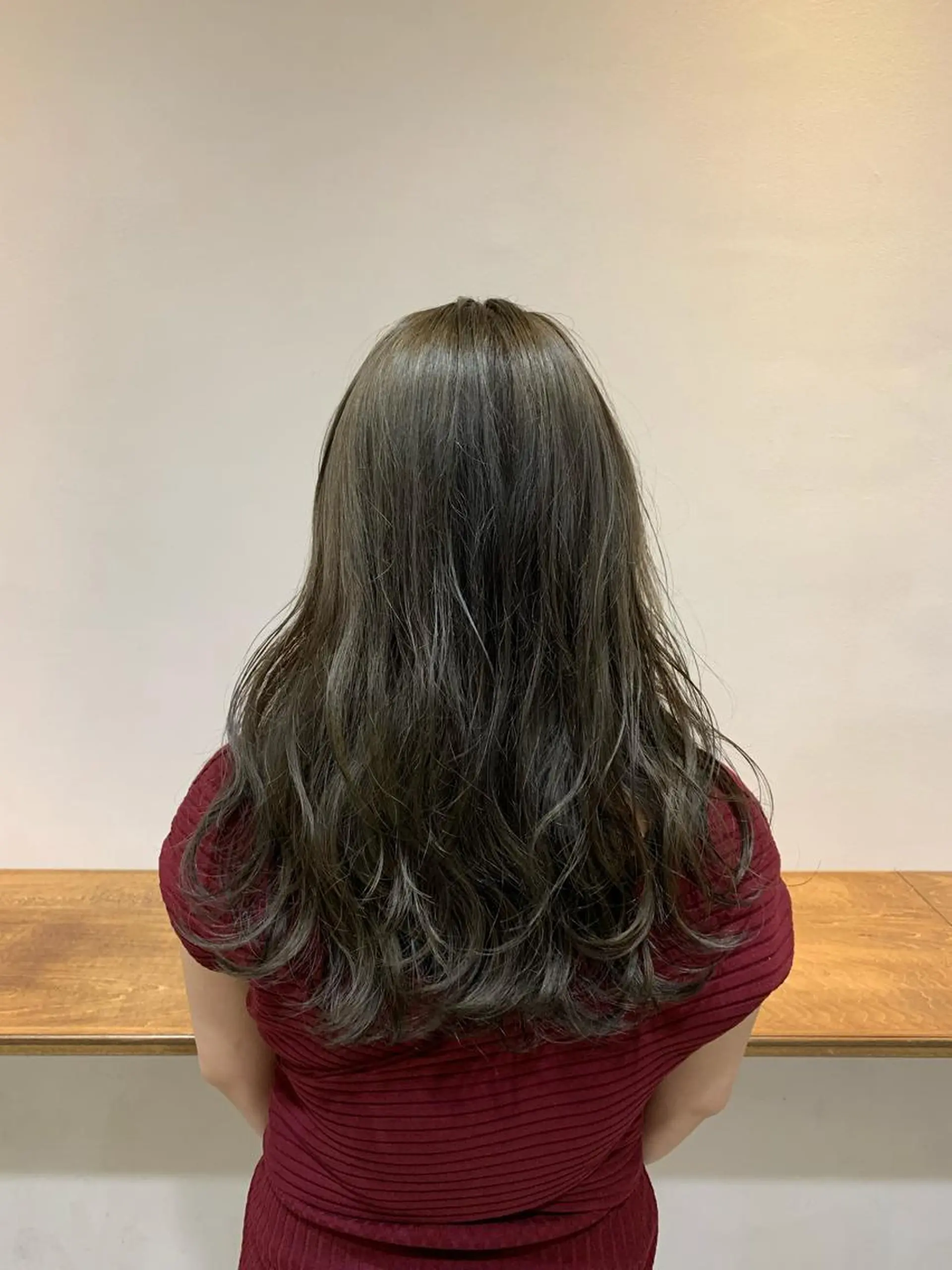 セミロング カット ヘアカラー トリートメント ヘッドスパ ヘアセット 山口 竣也のヘアスタイル