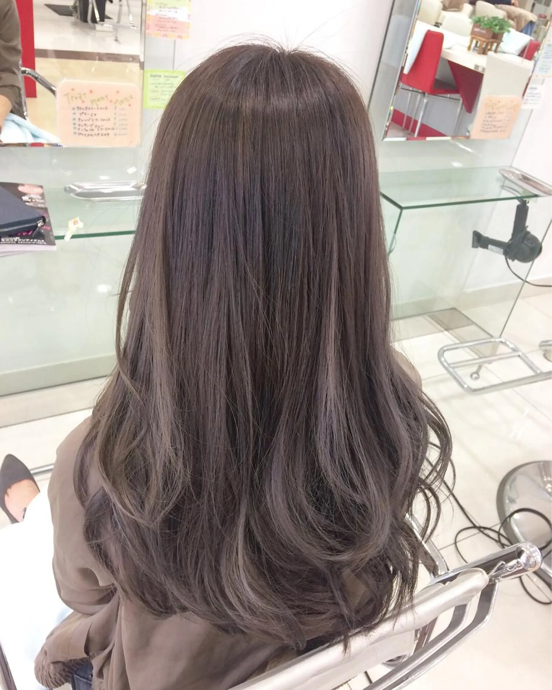 ロング カラー ヘアカラー トリートメント 得能 雅人のヘアスタイル