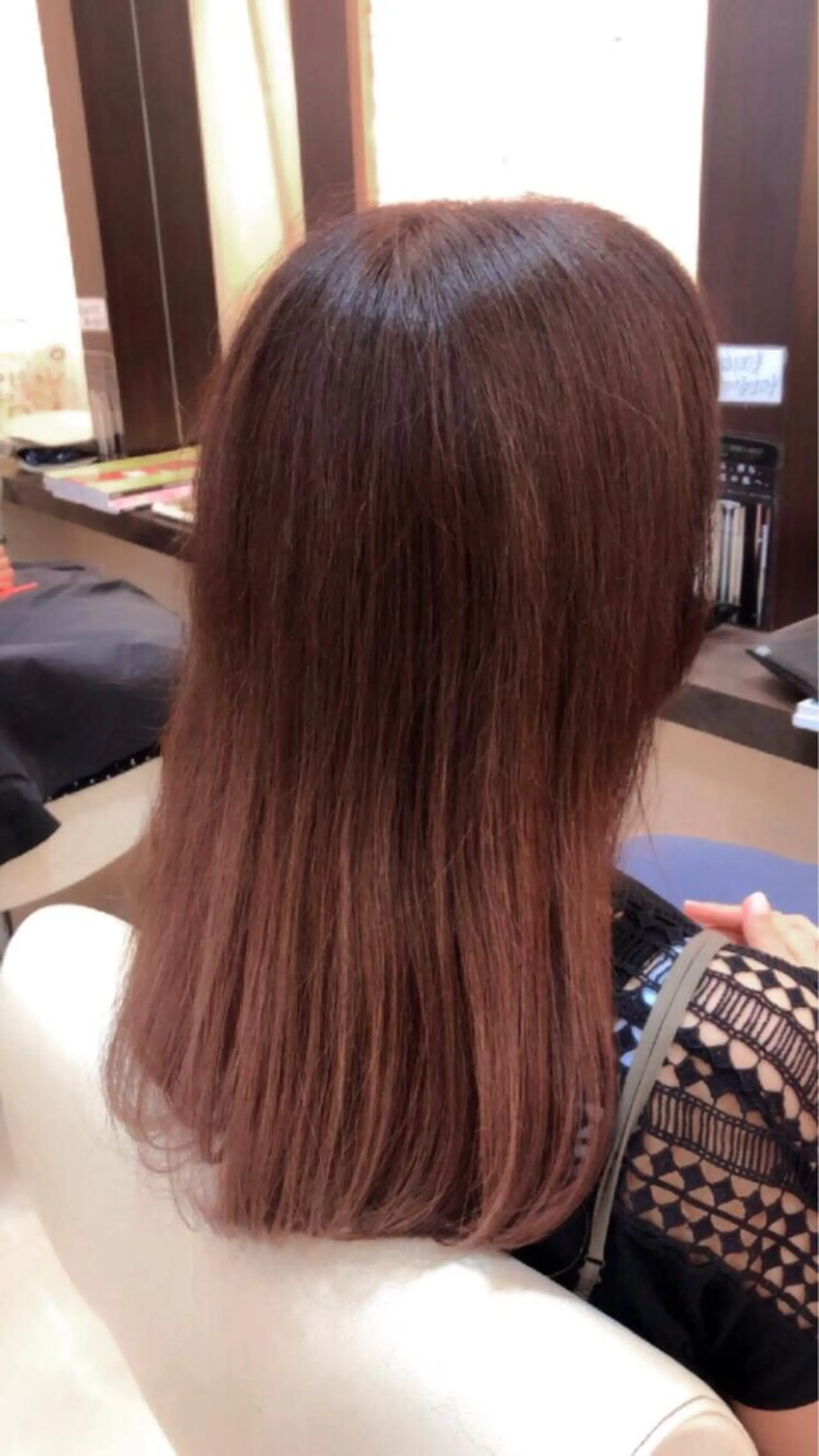 セミロング カラー バレイヤージュ ハイライトカラー ハイライト レイヤーカット カット ヘアカラー 🌙似合わせ🐈‍⬛ ケア🥀又吉のヘアスタイル