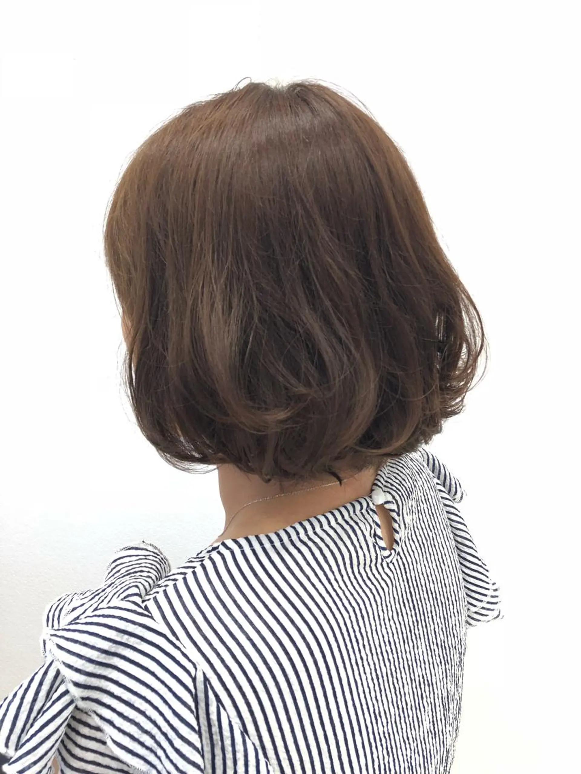 ショート カラー ベージュカラー ボブ ショート/白髪ぼかし 君和田若菜のヘアスタイル