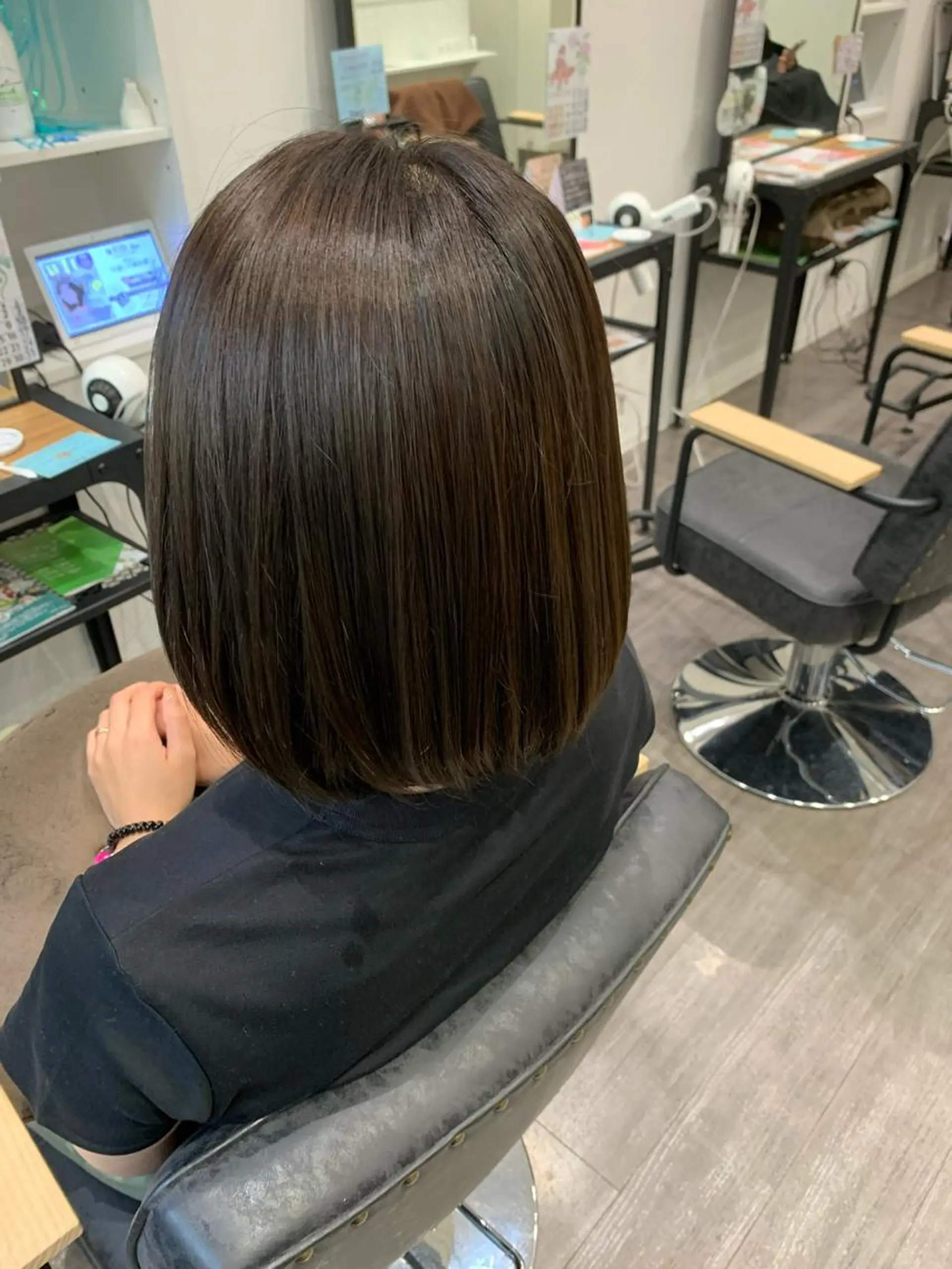 ミディアム 【酸性ストレート】 宮下和明のヘアスタイル