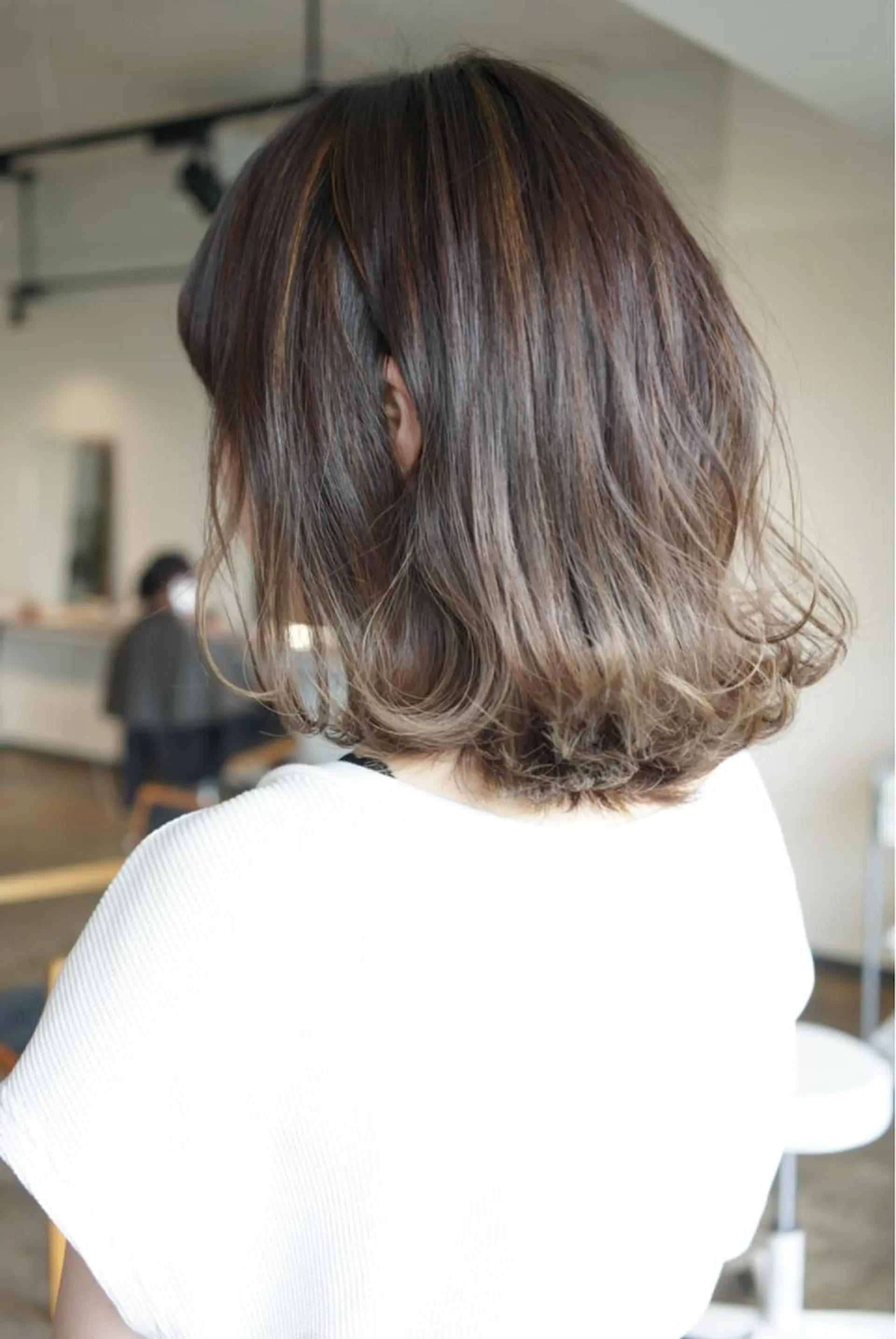ミディアム カラー ハイライトカラー ハイライト ヘアカラー トリートメント ハイトーン/レイヤー /ケアブリーチ石川治のヘアスタイル