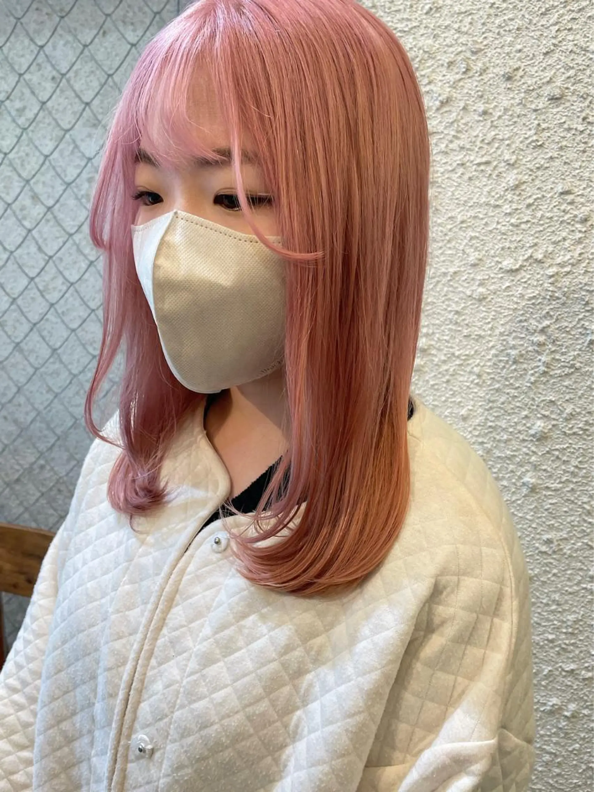 ミディアム カラー ブリーチ カット ヘアカラー トリートメント 坂田 友梨奈のヘアスタイル