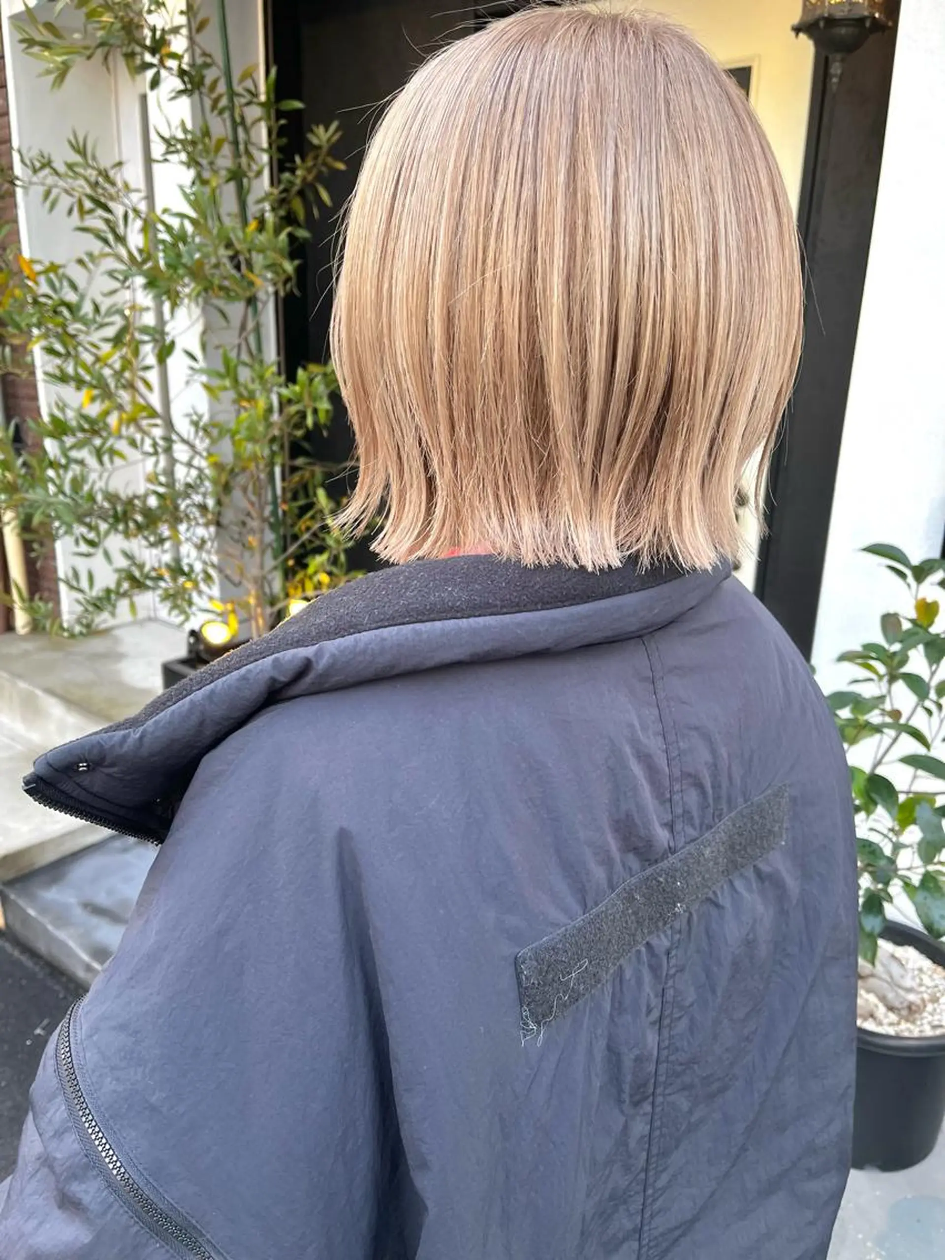 ショート カラー ベージュカラー ハイトーンカラー ボブ SALOWIN神戸三宮店所属・【美髪を叶える】中谷 彰宏（アキ)のヘアスタイル