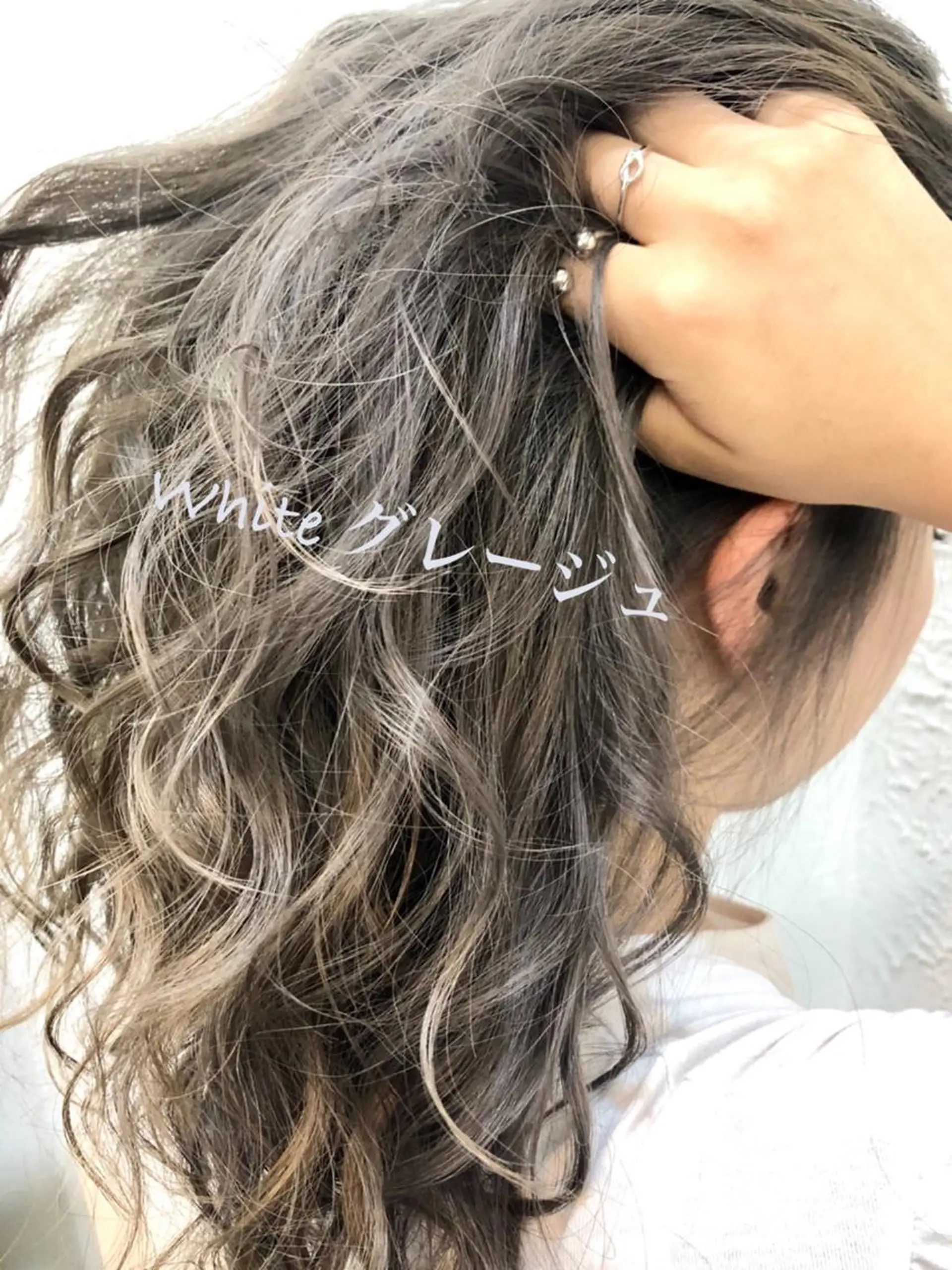 ミディアム ヘアカラー トリートメント Lovis moa 〘国分　かな〙のヘアスタイル