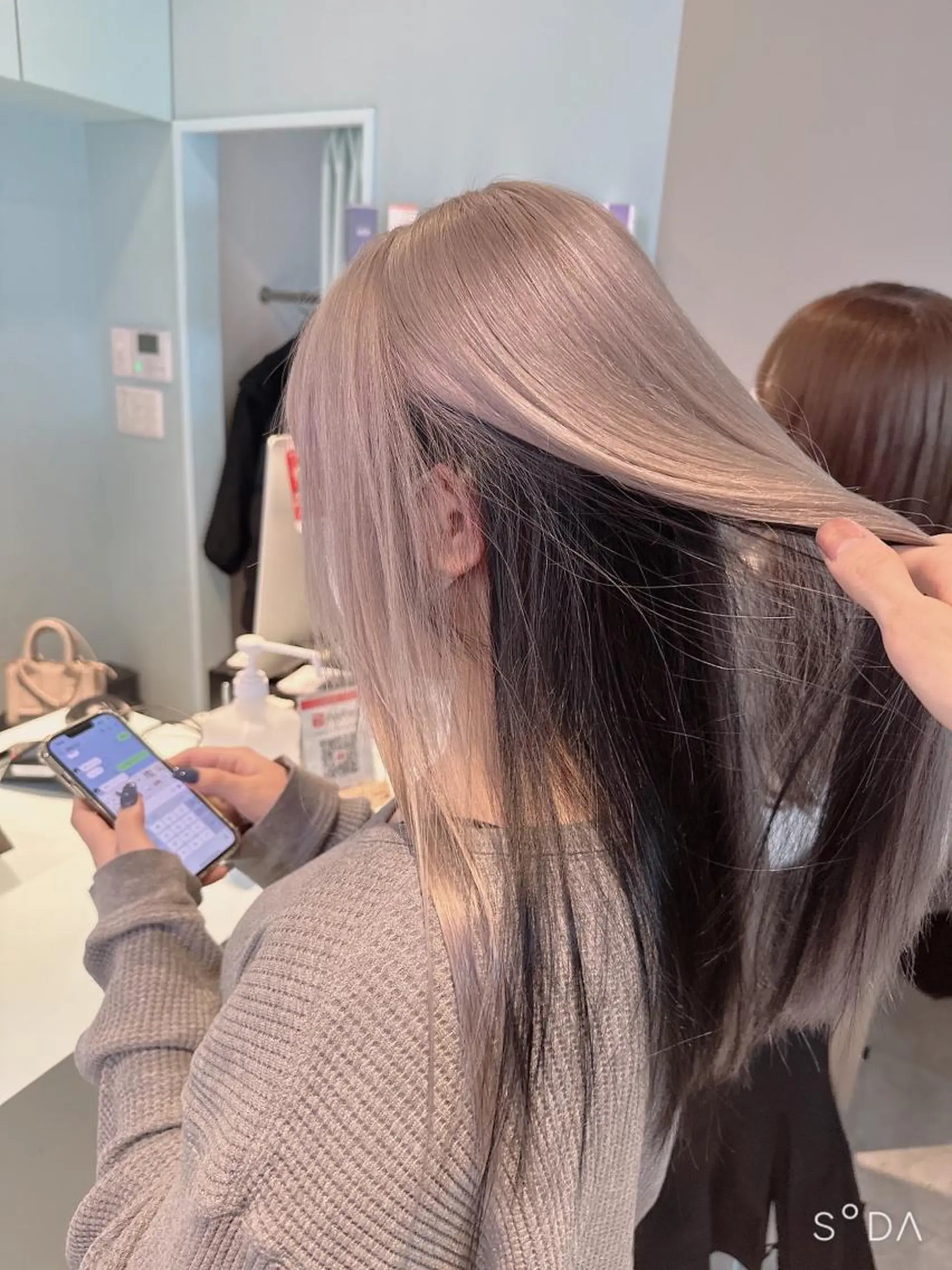 セミロング カラー 🪄池袋ハイトーン 🪄ブリーチカラーのヘアスタイル