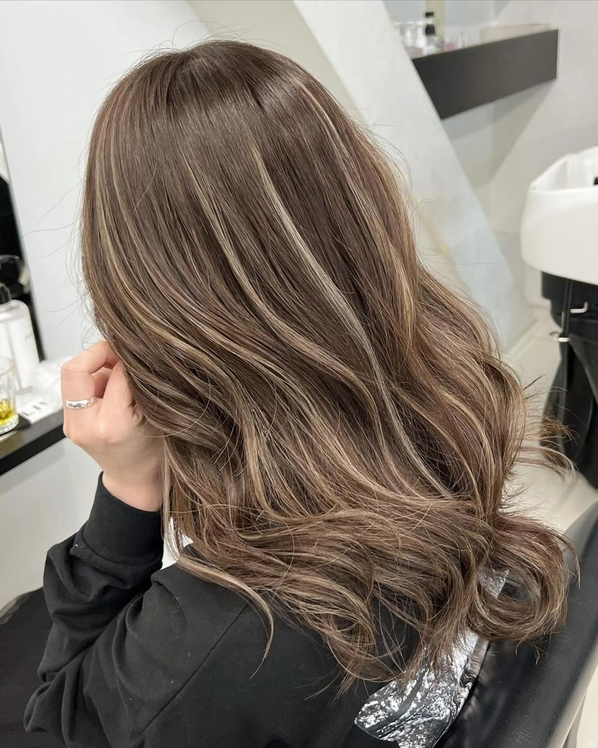 セミロング 公式 Ease by amble luxeのヘアスタイル