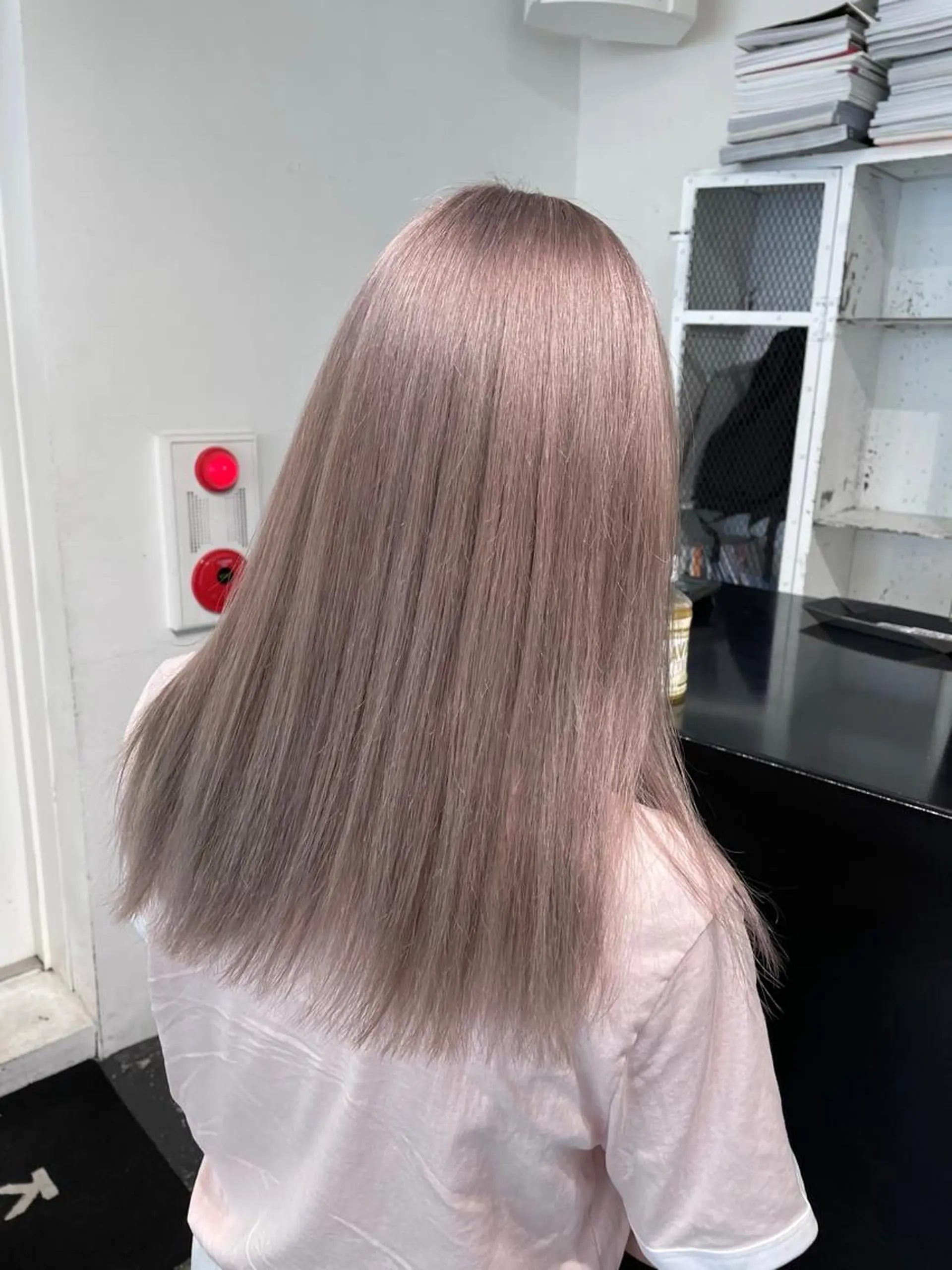 ロング カラー パーマ ヘアアレンジ メンズ キッズ ネイル マツエク・マツパ アイブロウ メンズバレイヤージュ メンズブリーチ メンズハイライト メンズハイトーン メンズインナーカラー カット ヘアカラー トリートメント 💗艶髪ハイトー ンAYAKA💗のヘアスタイル