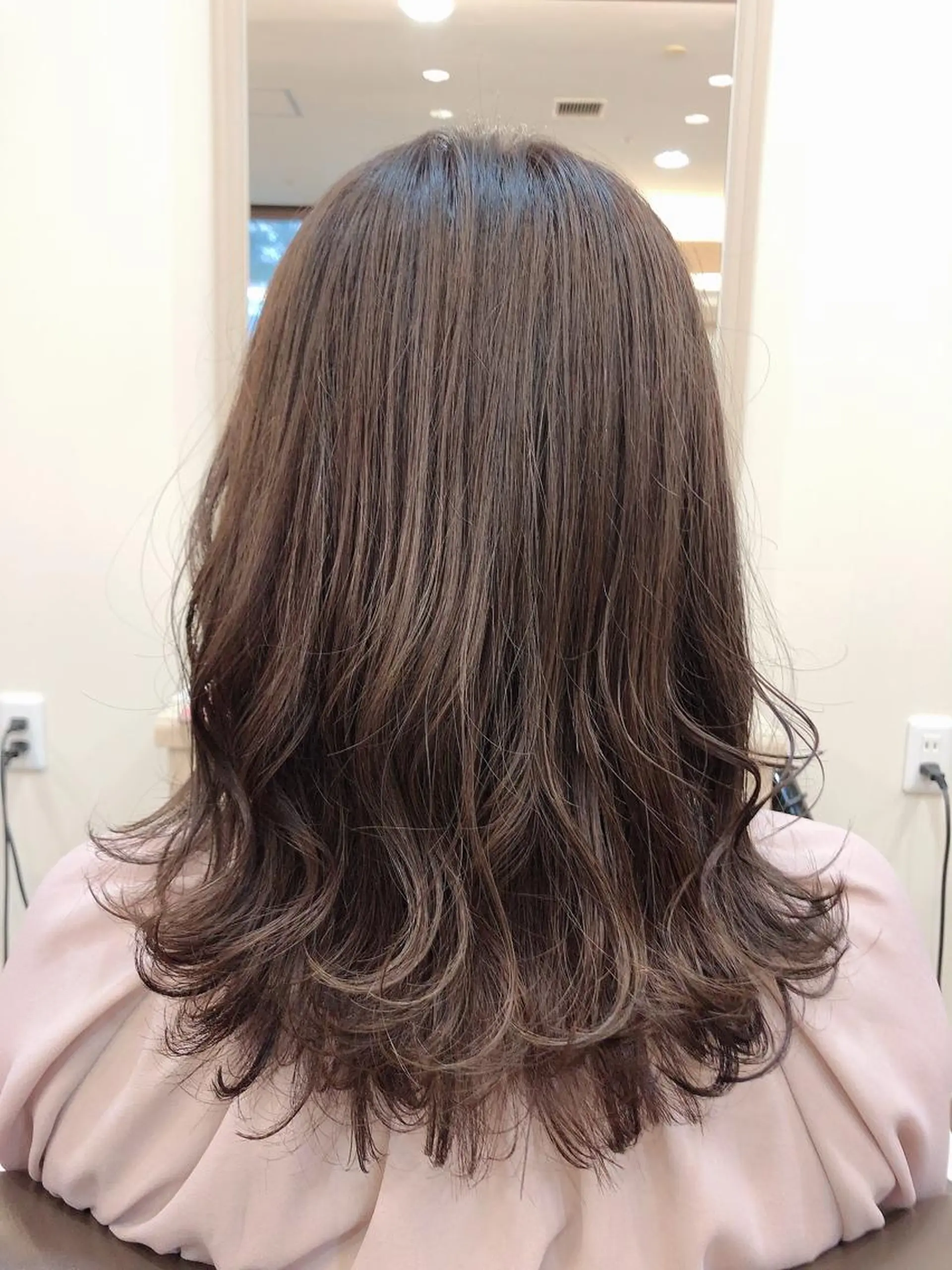 ミディアム カラー グレージュ イルミナカラー ヘアカラー 尚平 髪質改善 大人のデザインカラーのその他イメージ