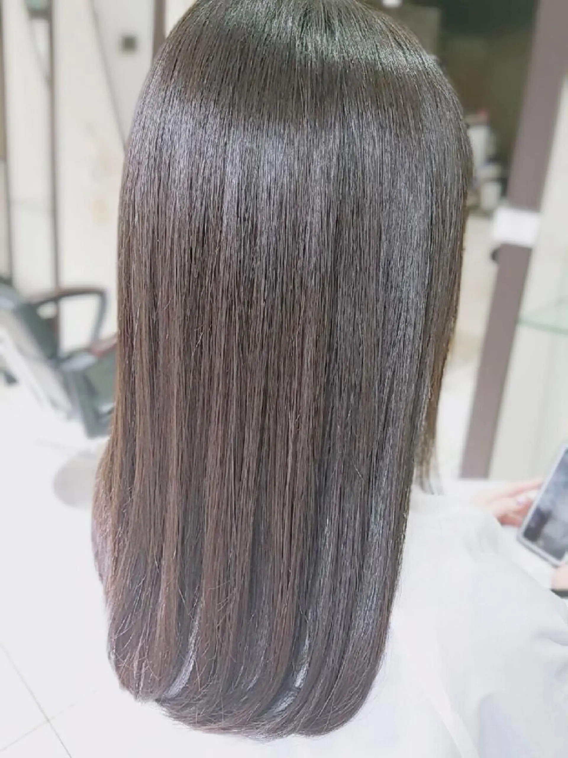 セミロング newi WASHIOのヘアスタイル