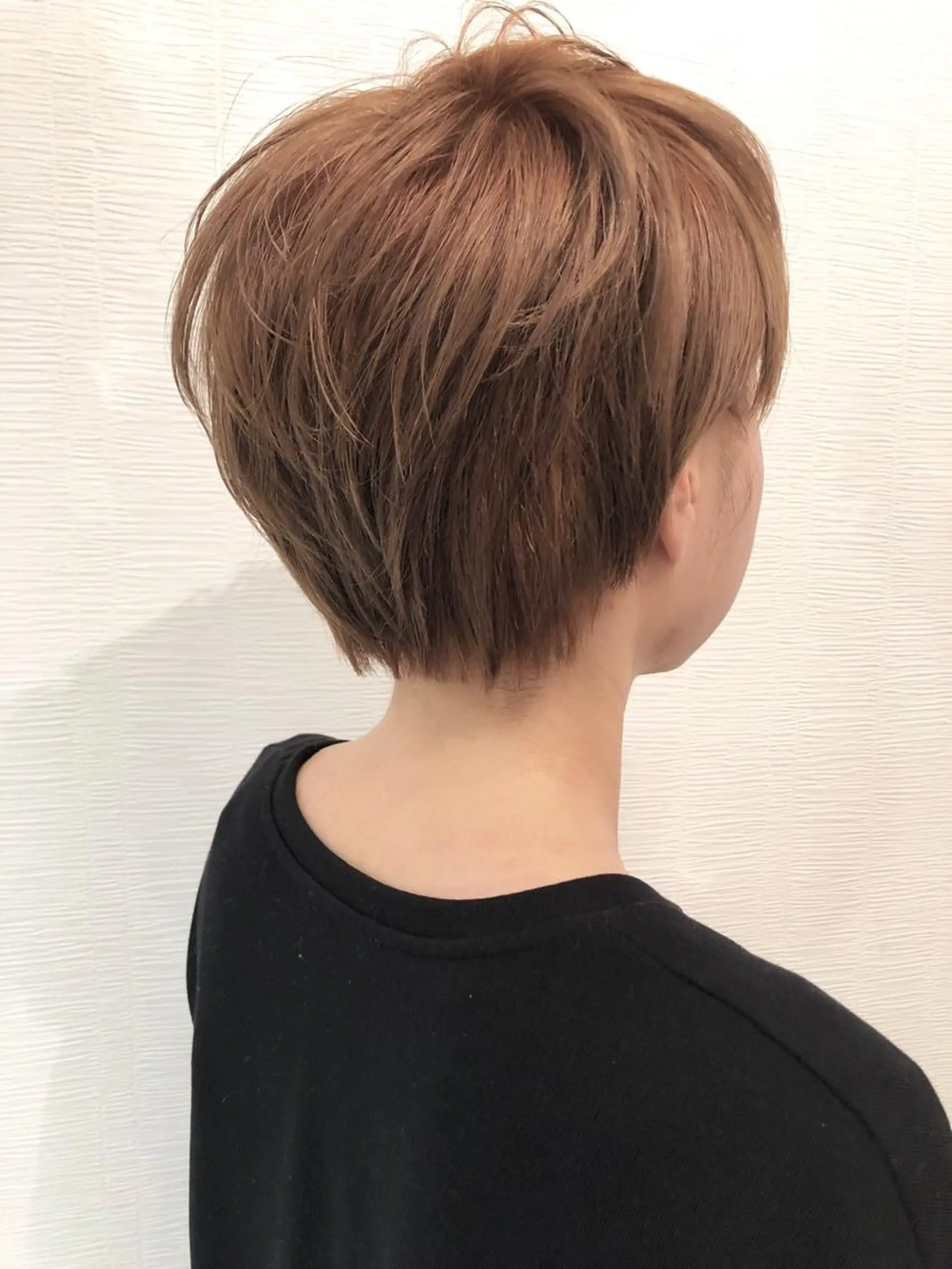 ショート カラー ベージュカラー ブリーチ ハイライトカラー ハイライト カット ヘアカラー トリートメント 平川 友希子のヘアスタイル