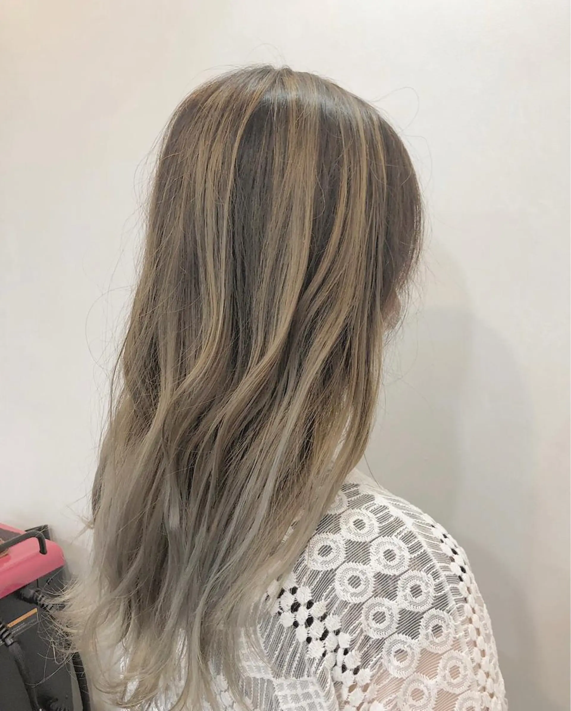 ロング カラー バレイヤージュ レイヤーカット 脇谷 拓弥のヘアスタイル