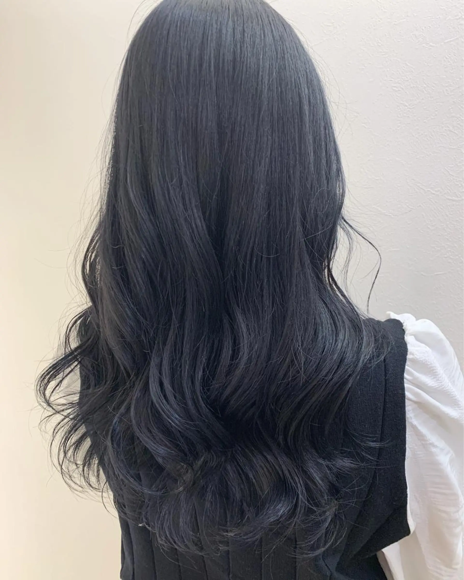 ロング カラー 黒髪 ブルーカラー ブルーブラック カット ヘアカラー トリートメント hub hair レイヤー/透明感のヘアスタイル