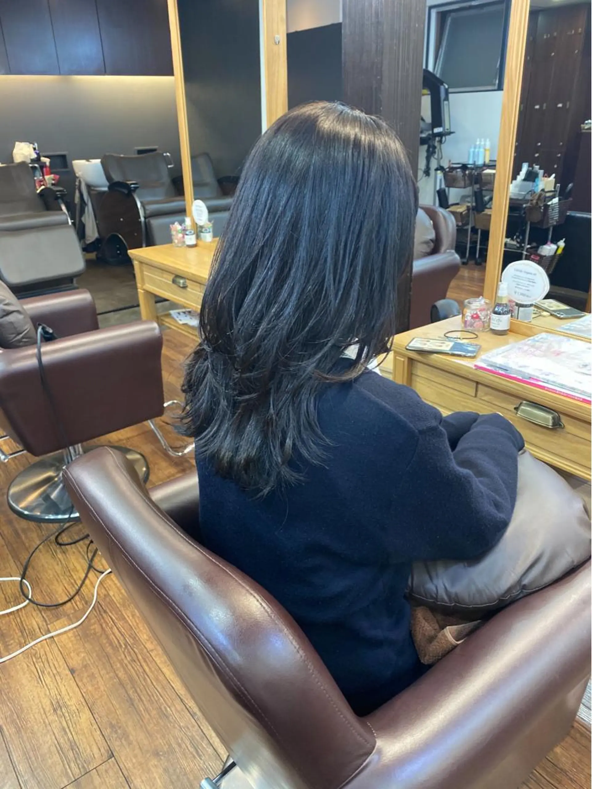 カラー レイヤーカット、 大人可愛い 中村美羅のヘアスタイル