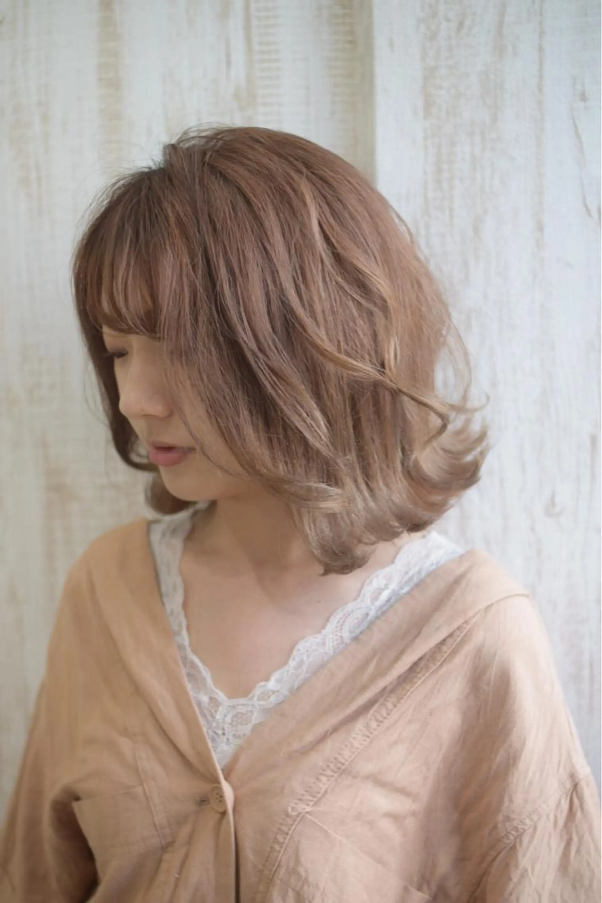 ショート カラー ベージュカラー ピンクカラー ピンクベージュ ハイトーンカラー RYUのヘアスタイル