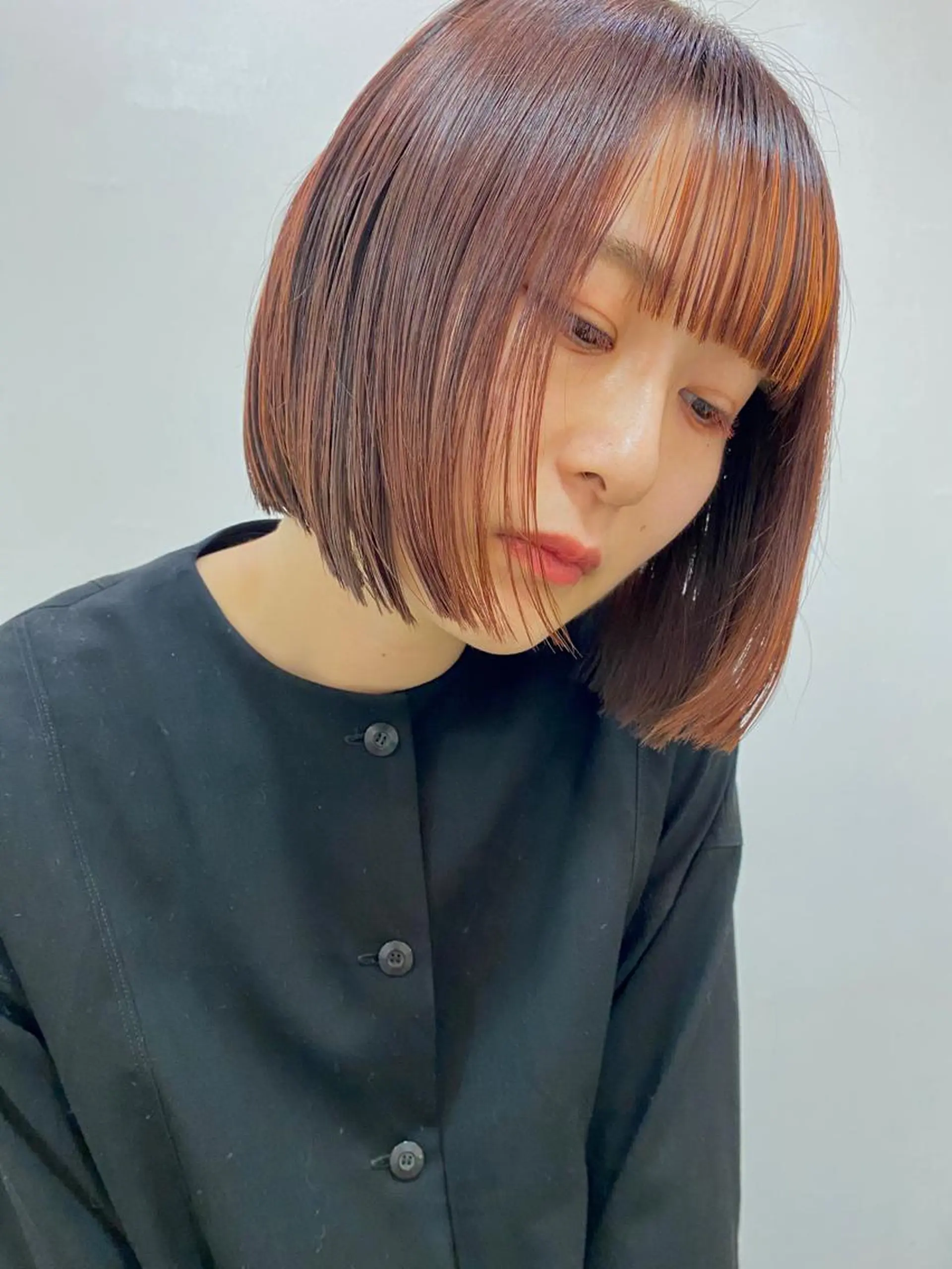 カラー オレンジ ハイトーン/顔まわり Nina💒のヘアスタイル