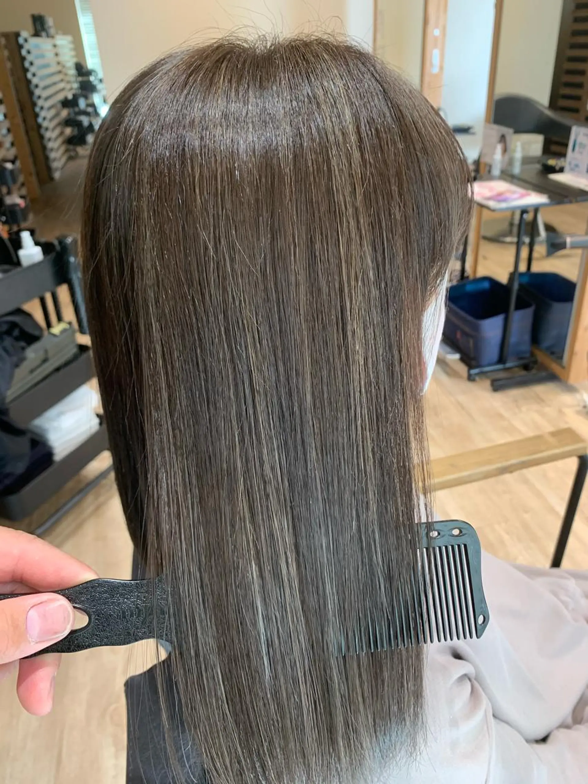 ミディアム カラー ハイライトカラー ハイライト ヘアカラー 大久保 隆蔵のヘアスタイル