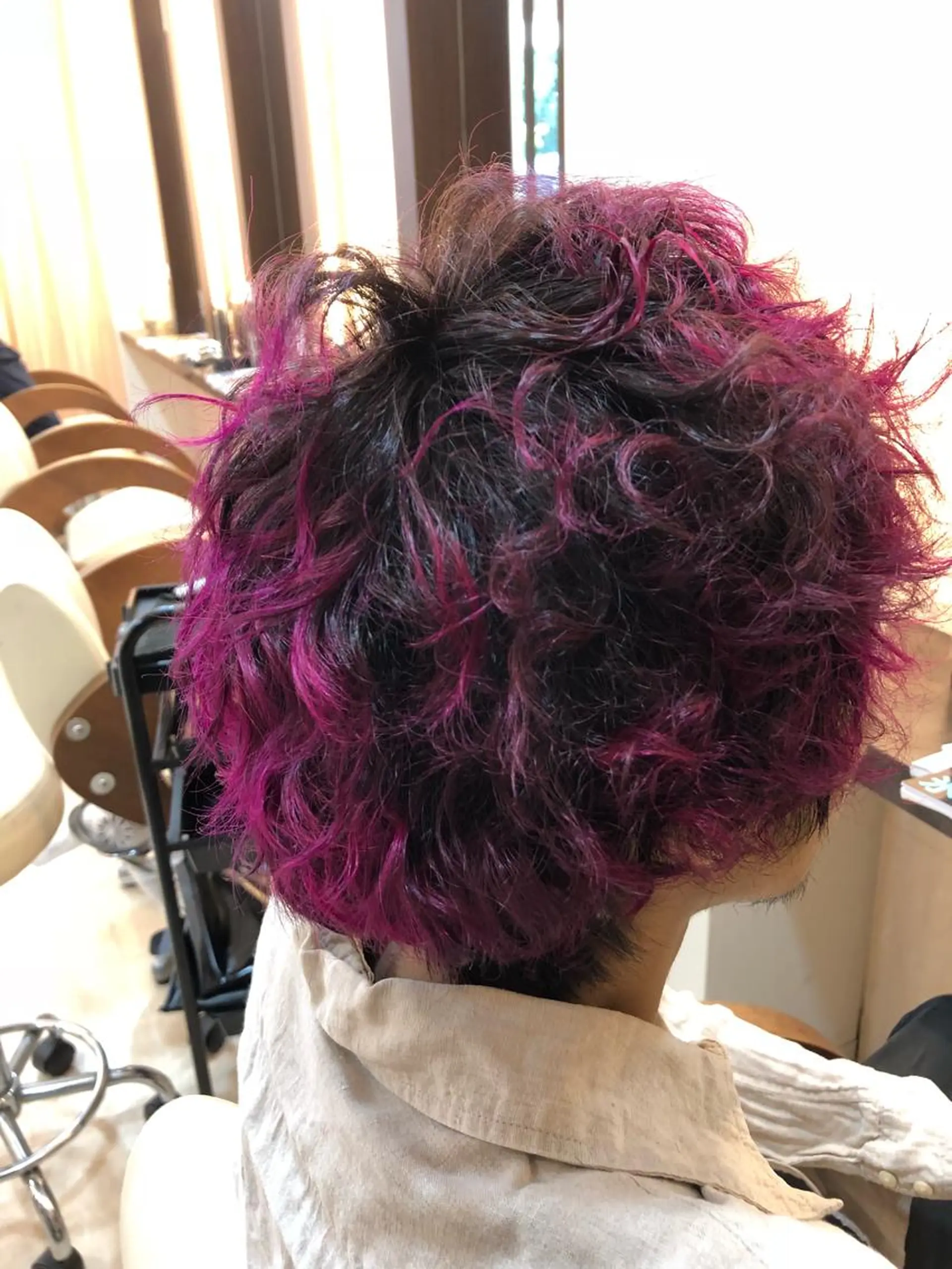 ショート カラー パーマ ダブルカラー ハイライトカラー レッドカラー ハイライト 🌙似合わせ🐈‍⬛ ケア🥀又吉のヘアスタイル
