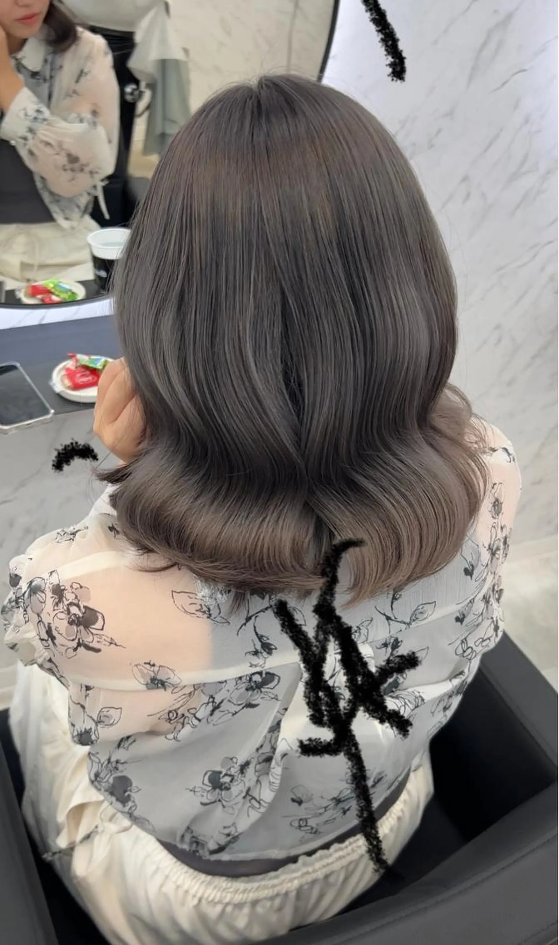 セミロング 【アイブロウもできる 美容師】和田爽良のヘアスタイル