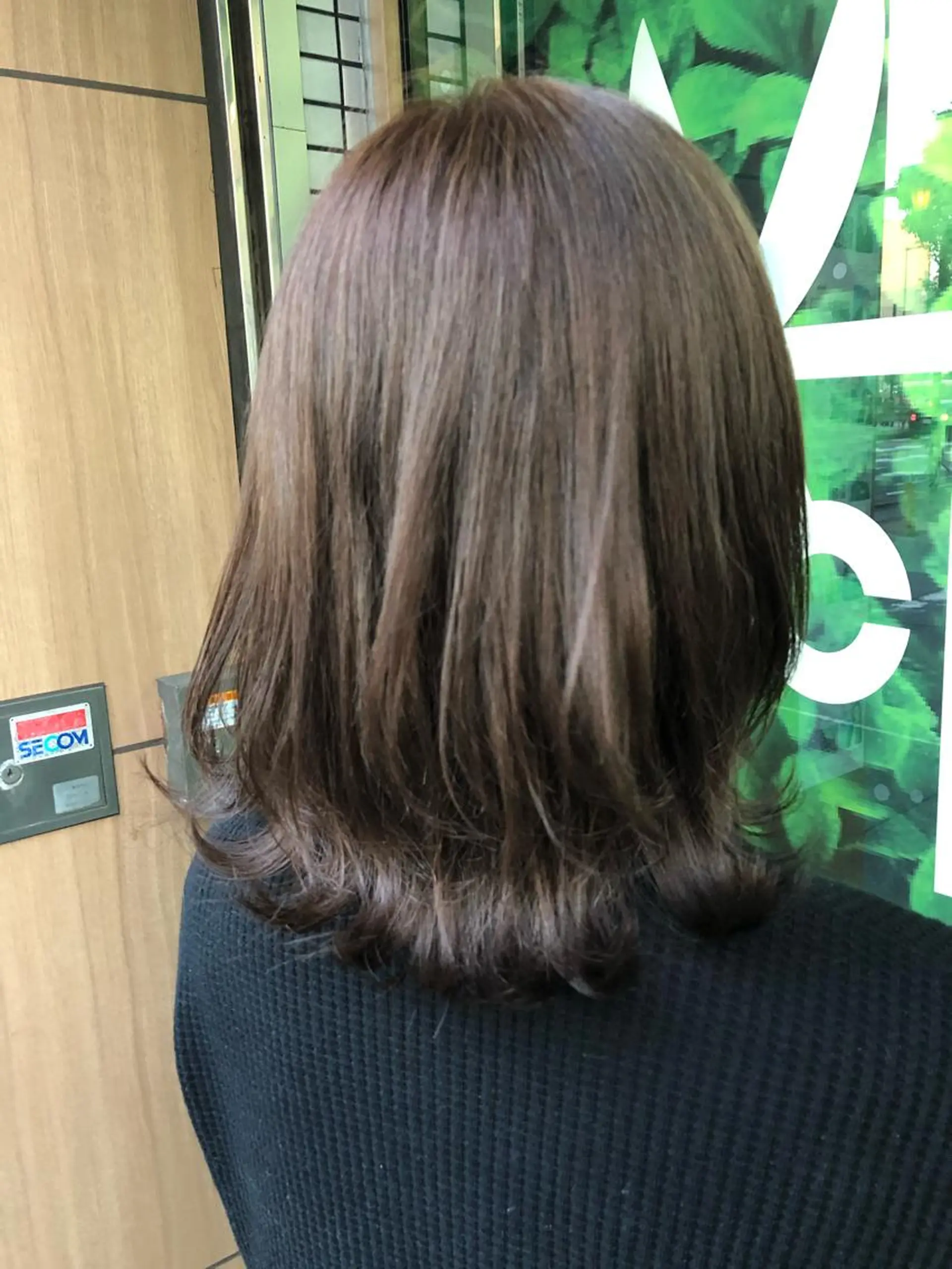 ミディアム カラー アッシュ レイヤーカット 外ハネヘア ヘアカラー トリートメント ドラマ大好き 美容師hideyaのヘアスタイル