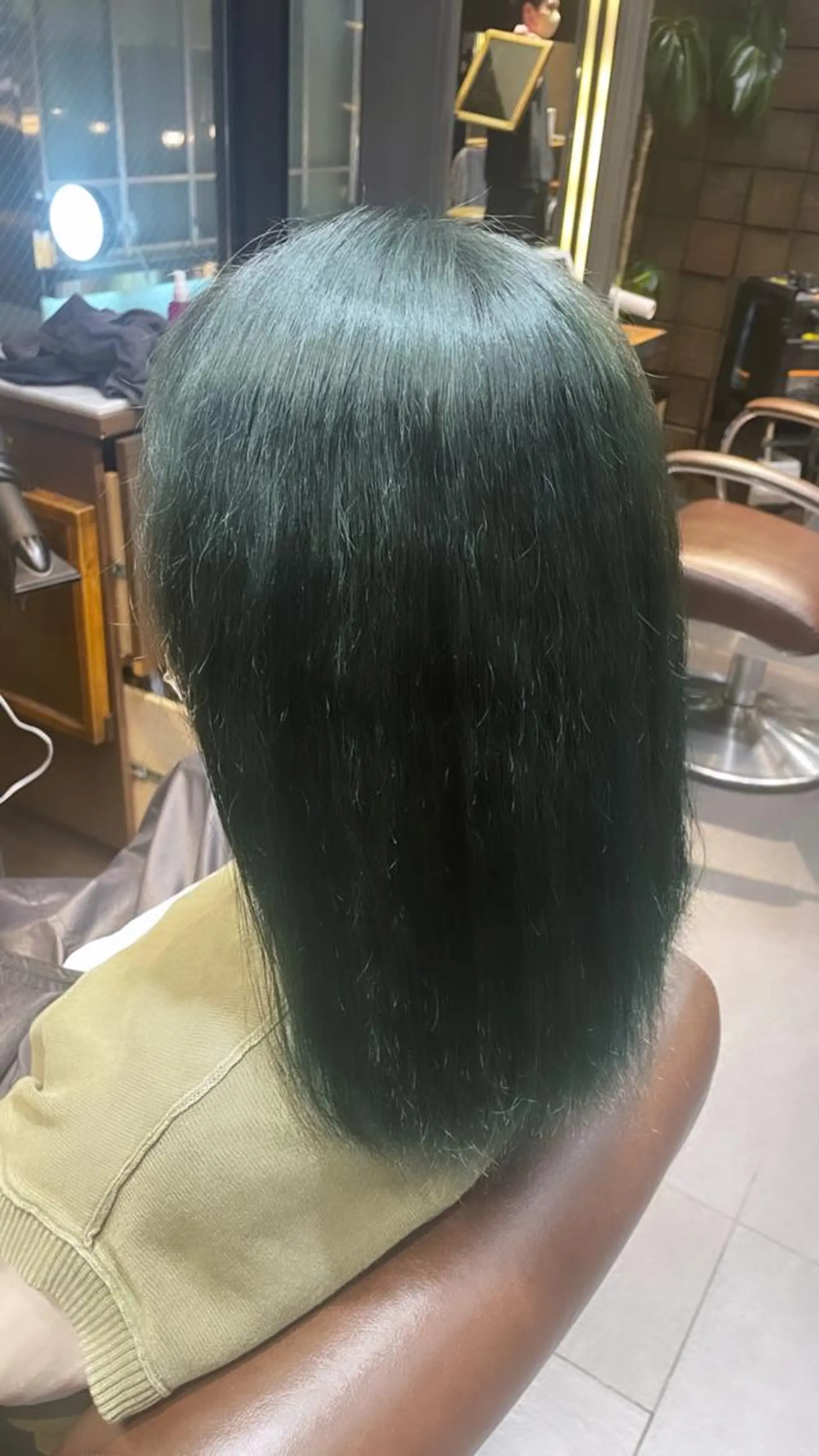 ミディアム カラー ヘアカラー ブリーチ＆縮毛矯正 🧸tomoki🧸のヘアスタイル