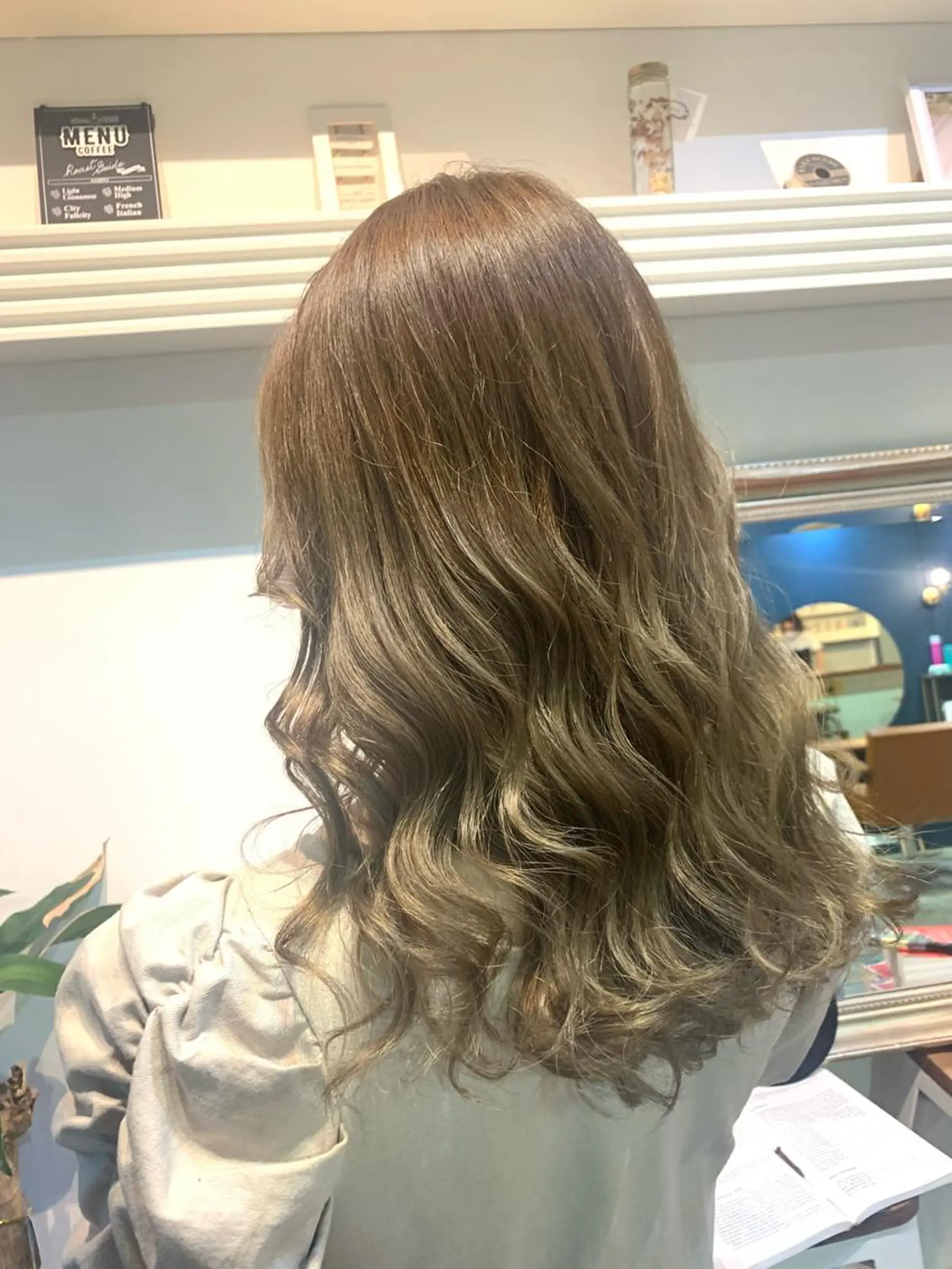 セミロング ヘアカラー トリートメント ヘッドスパ ヘアセット 山口 竣也のヘアスタイル