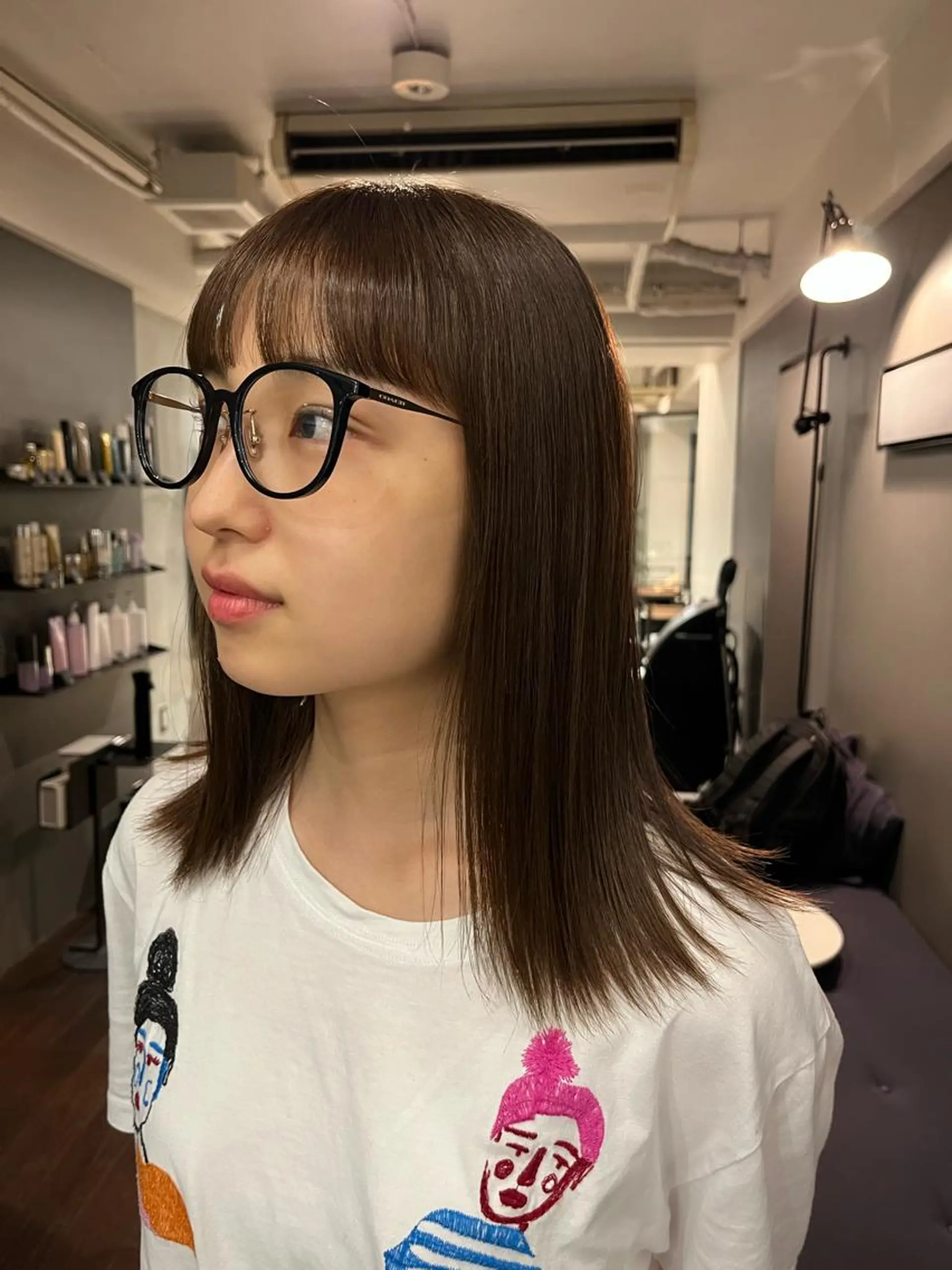 ミディアム NERO 眞下秋歩のヘアスタイル