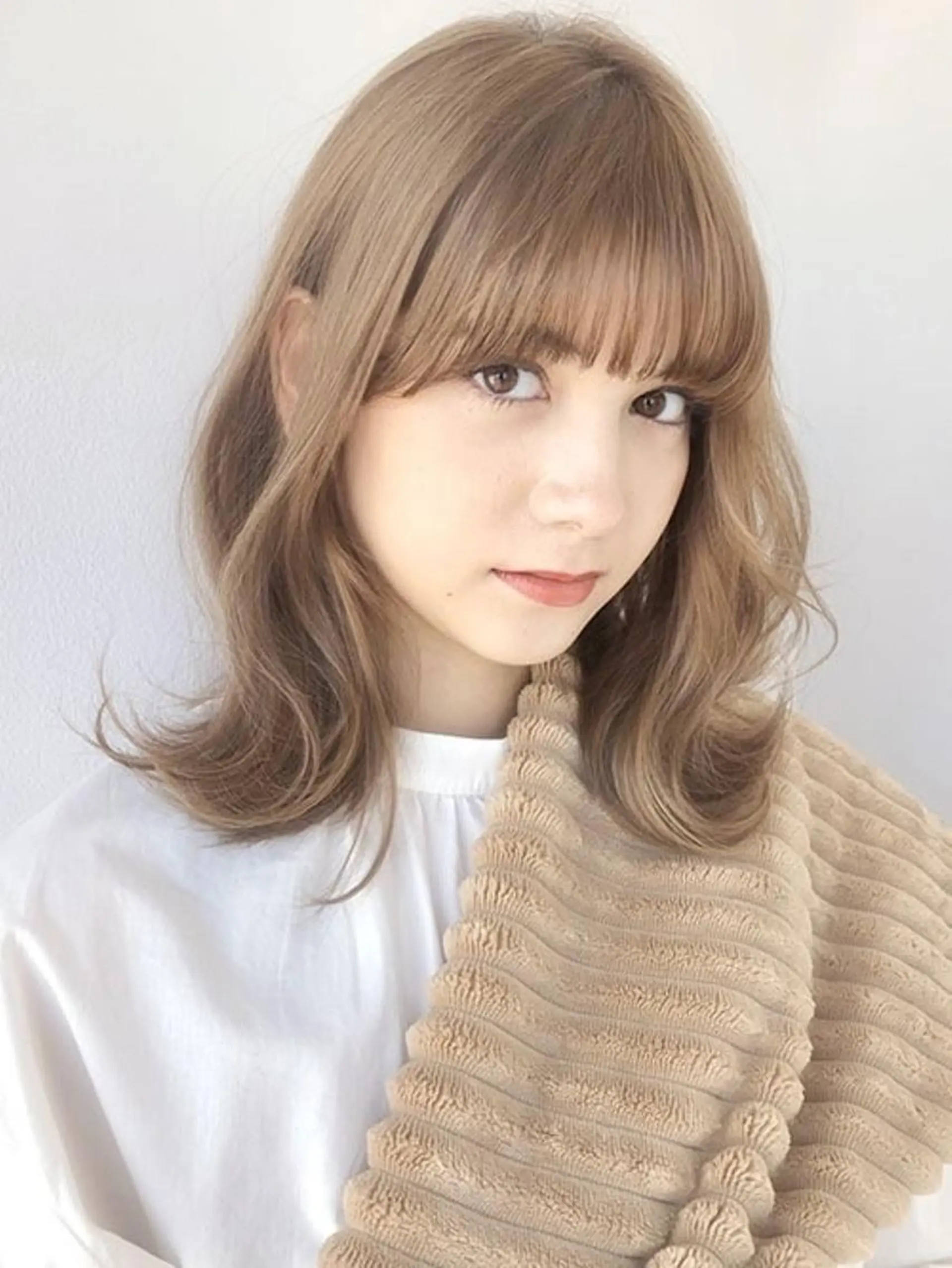 ミディアム カラー 福士 愛里のヘアスタイル