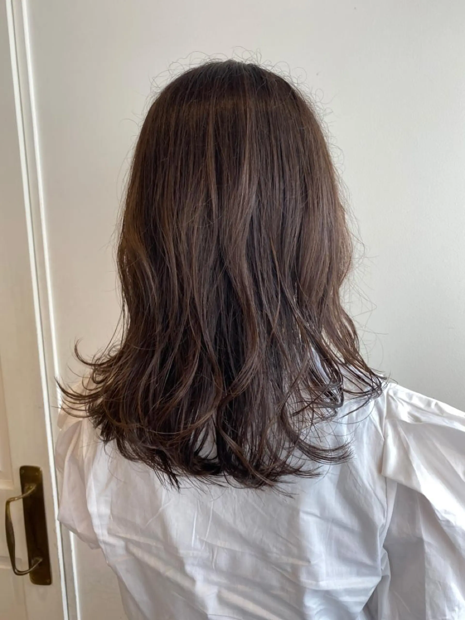 ミディアム カラー salowin渋谷kitaya park前所属・RIKA韓国ヘア/く びれヘア/上品カラーのヘアスタイル