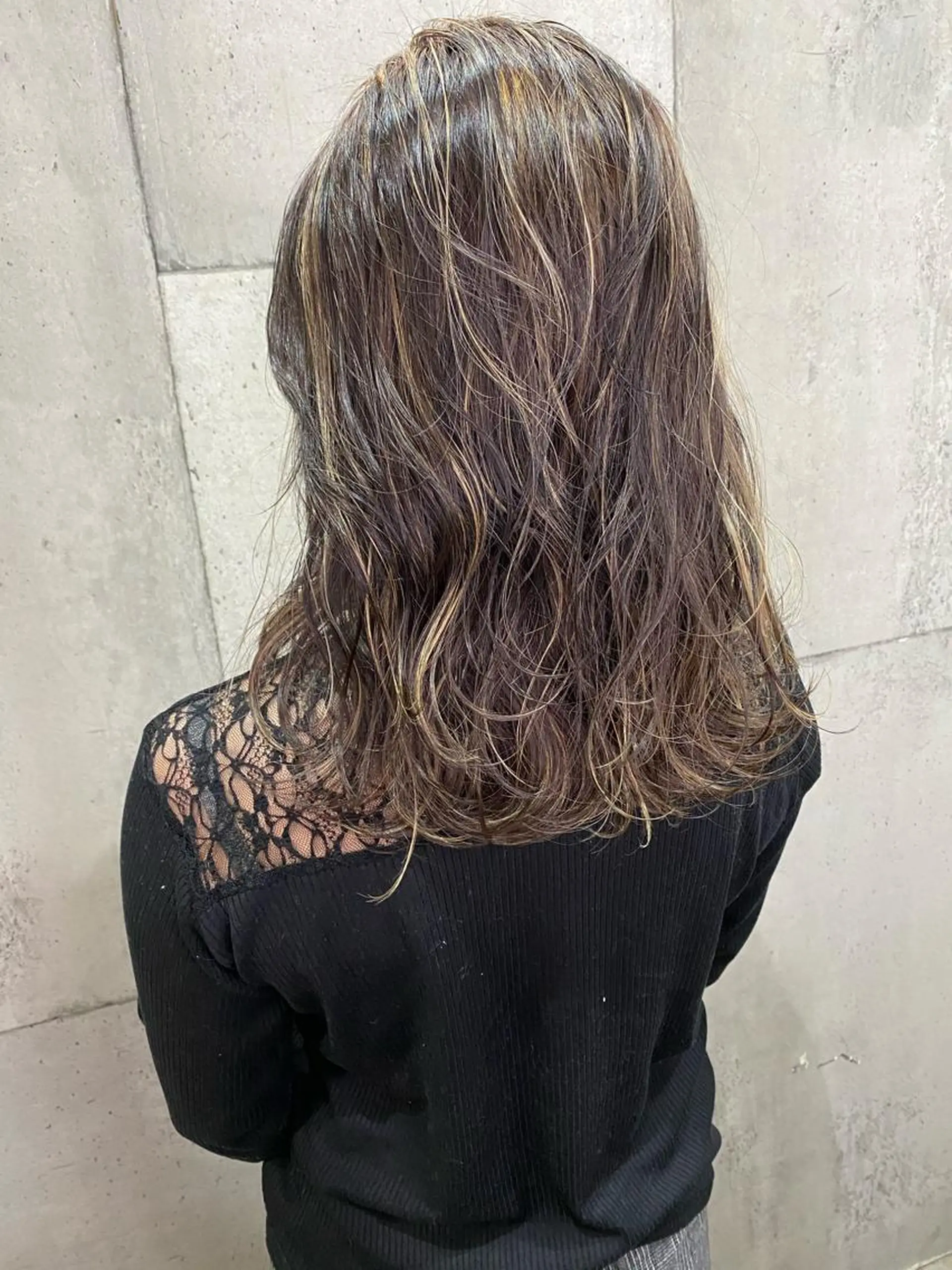 セミロング カラー ハイライトカラー ハイライト ヘアカラー hair  space Atoz所属・東 寛道のヘアスタイル
