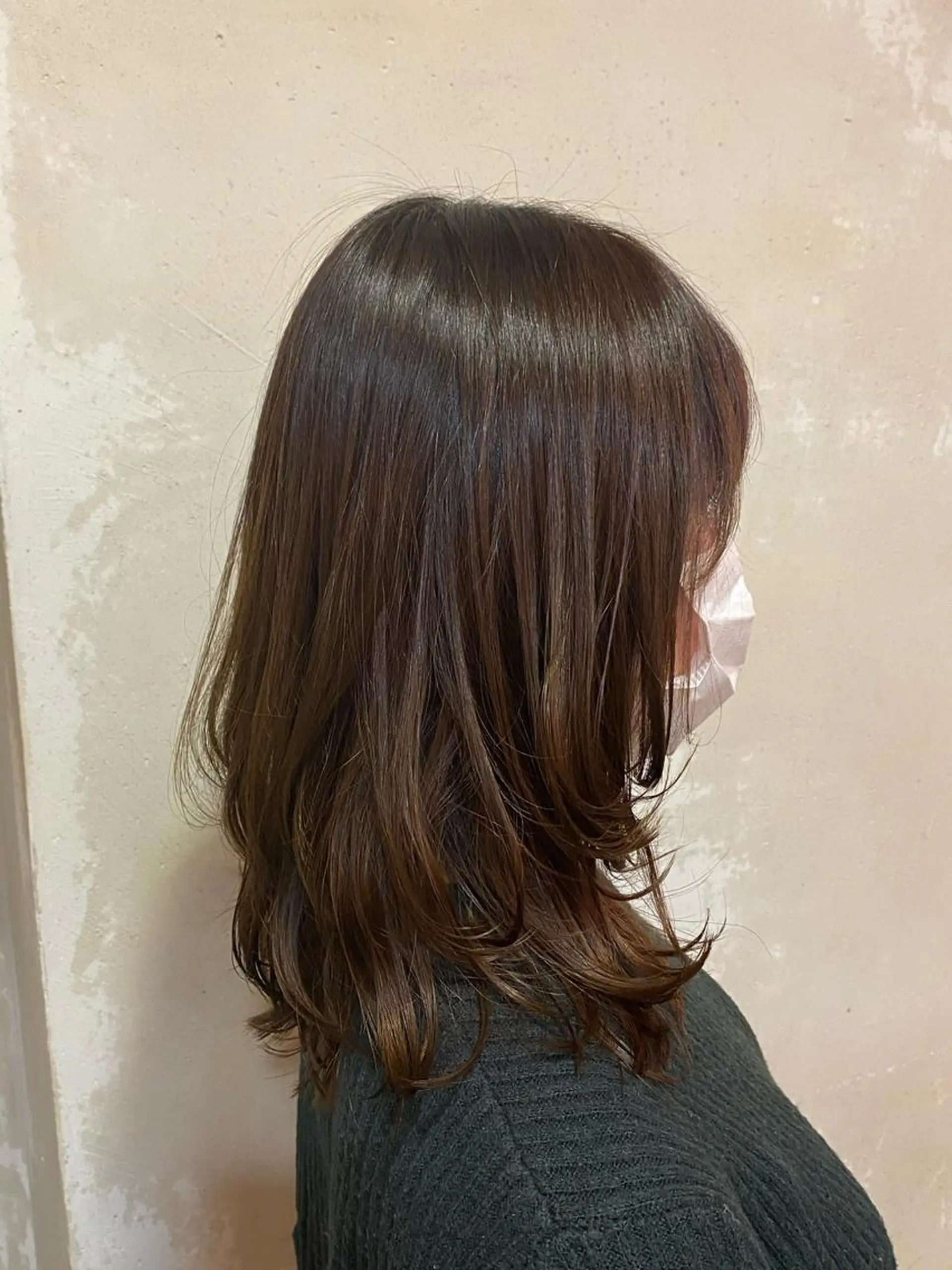 ミディアム レイヤーカット amie by afloat(エイミーバイアフロート)所属・井上 日菜乃のヘアスタイル